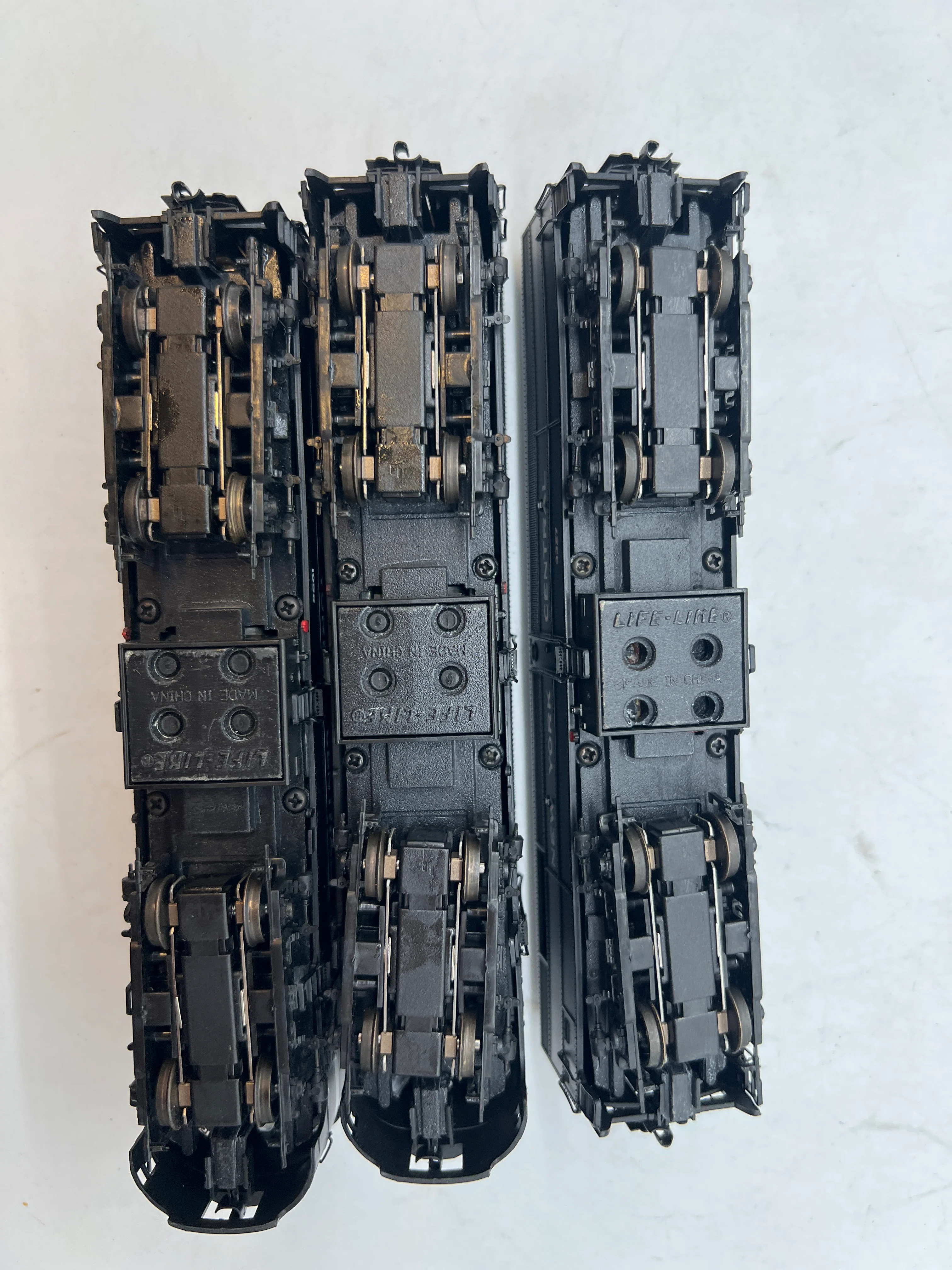 LifeLike LLTNYC3 Set of 3 New York central NYC (2 Pow 1 NonPow) Diesel Locomotives w Fans HO SCALE Like New No Box - Image 4