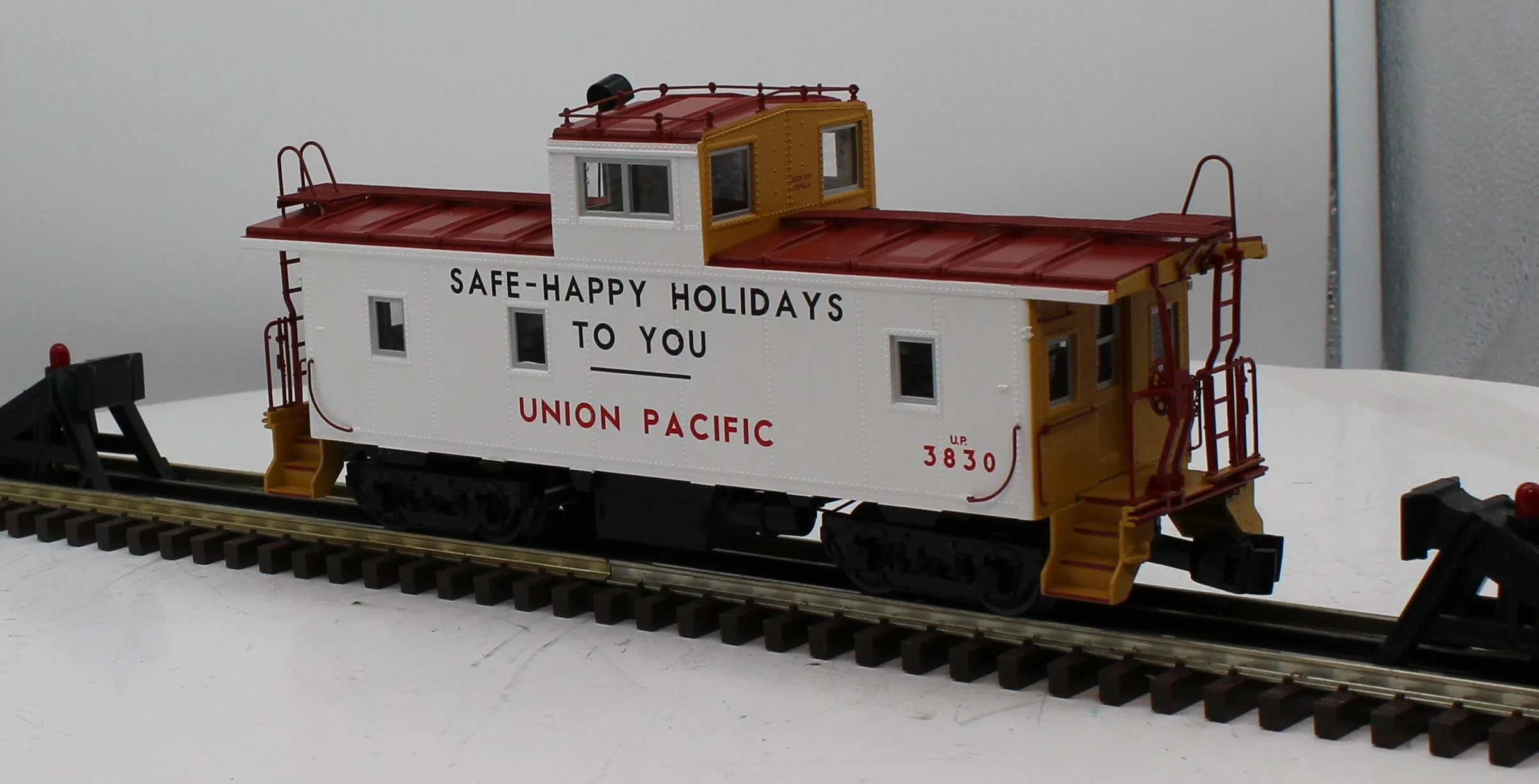 Lionel 1926492 Union Pacific Safety CA-4 Caboose #3830 Like New - Image 5