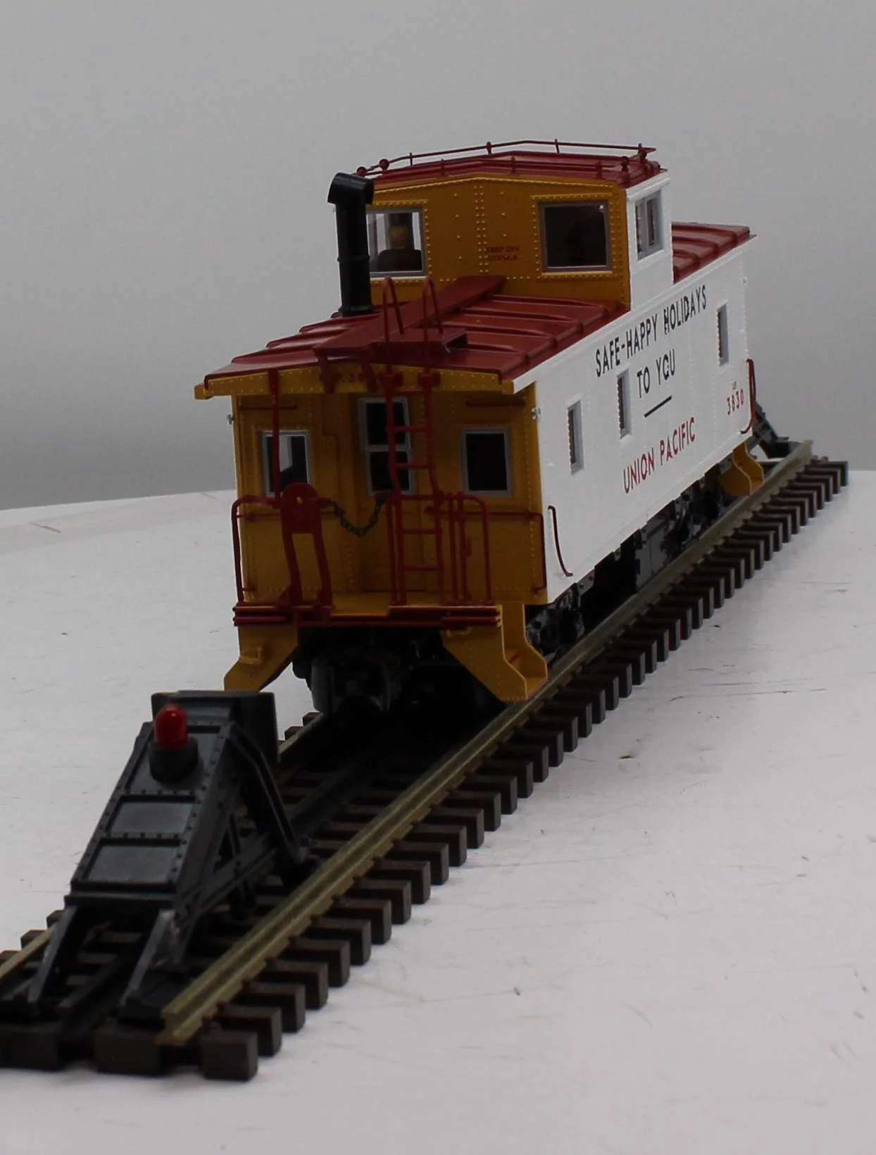 Lionel 1926492 Union Pacific Safety CA-4 Caboose #3830 Like New - Image 8