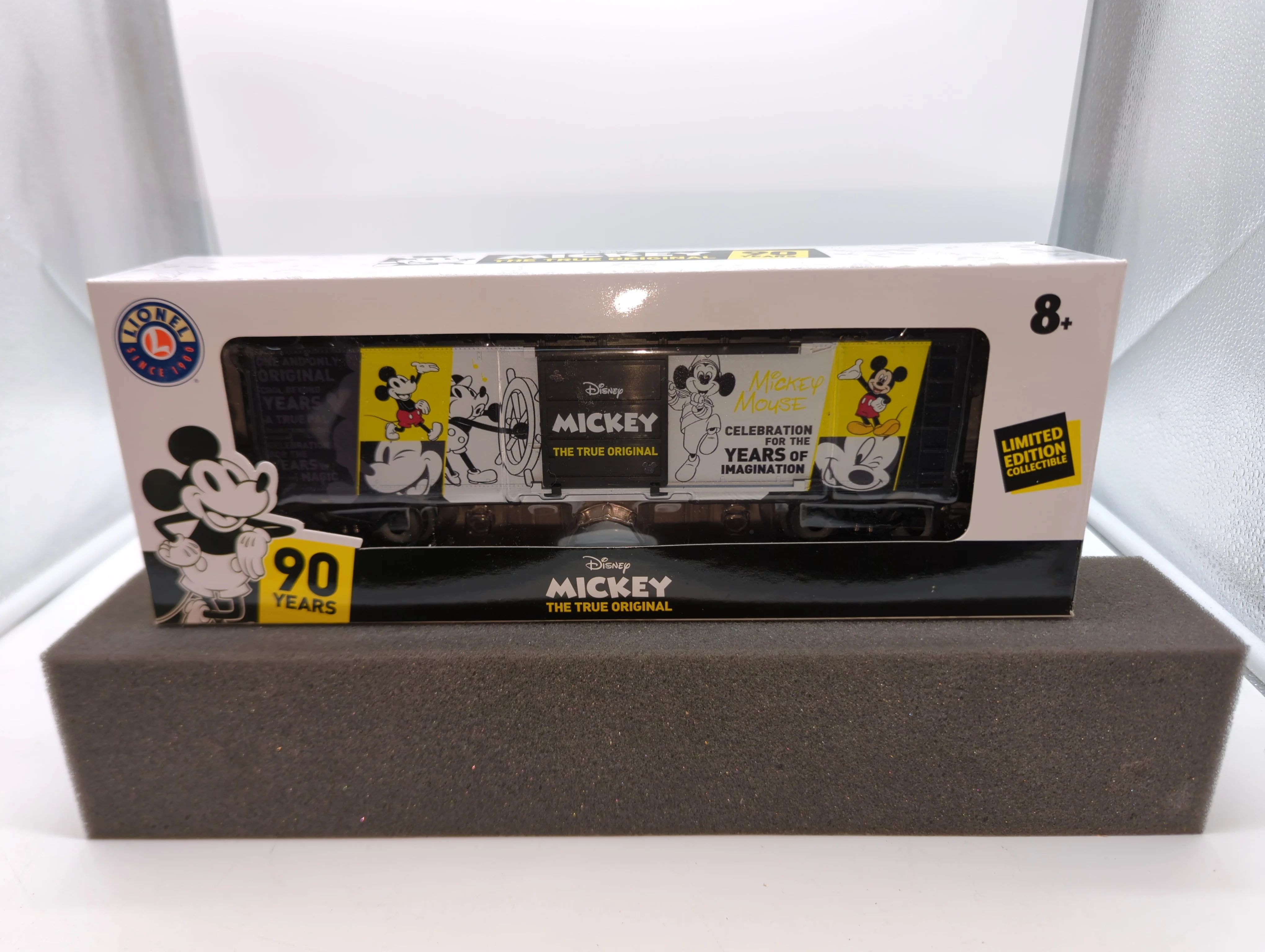 Lionel 1938010 THE TRUE ORIGINAL BOXCAR (Disneys Mickey)  O SCALE NEW - Image 2