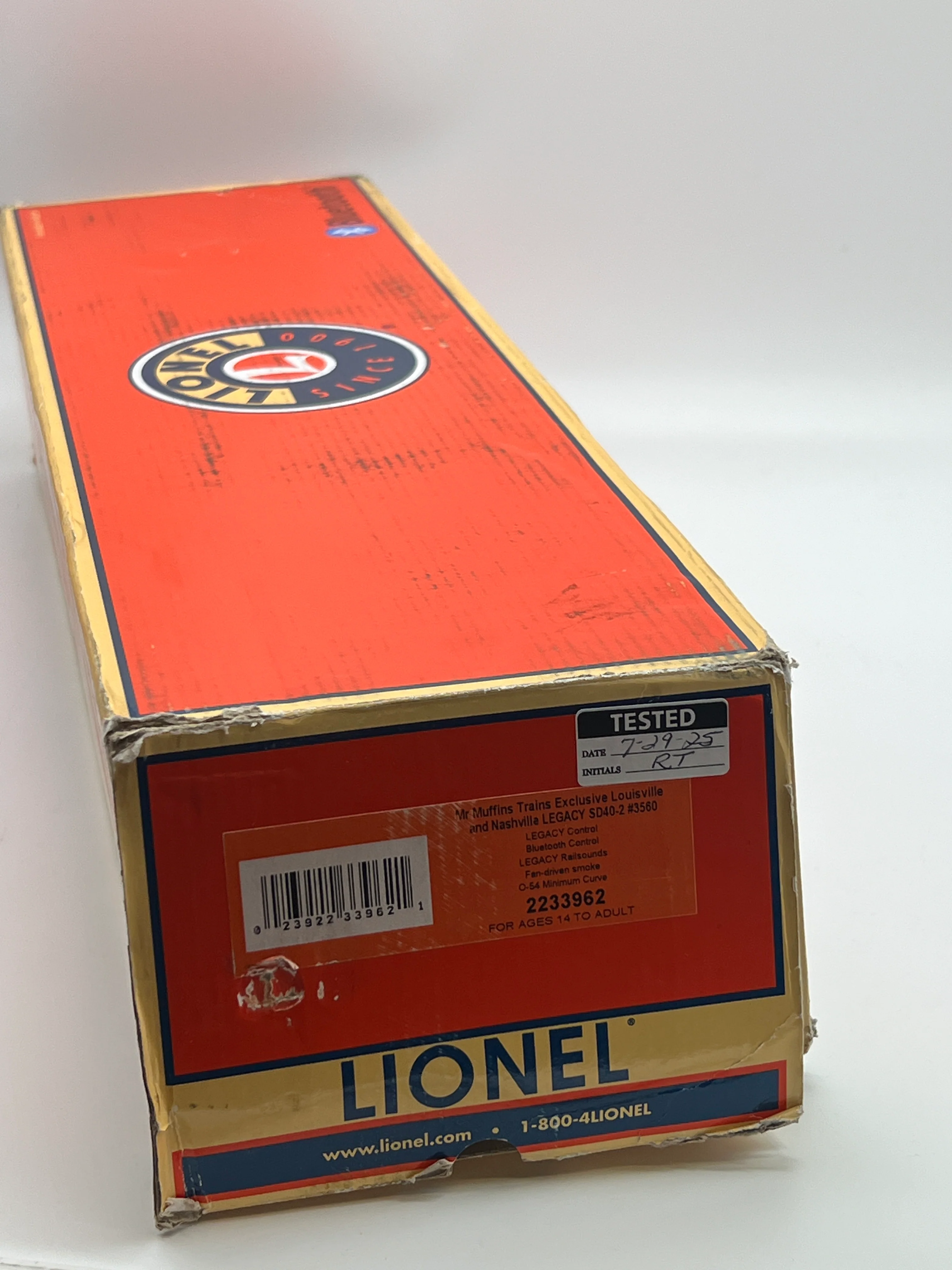 Lionel 2233962 Legacy SD40-2 diesel locomotive Louisville & Nashville #3560 O SCALE Like New Box has Damage - Image 7