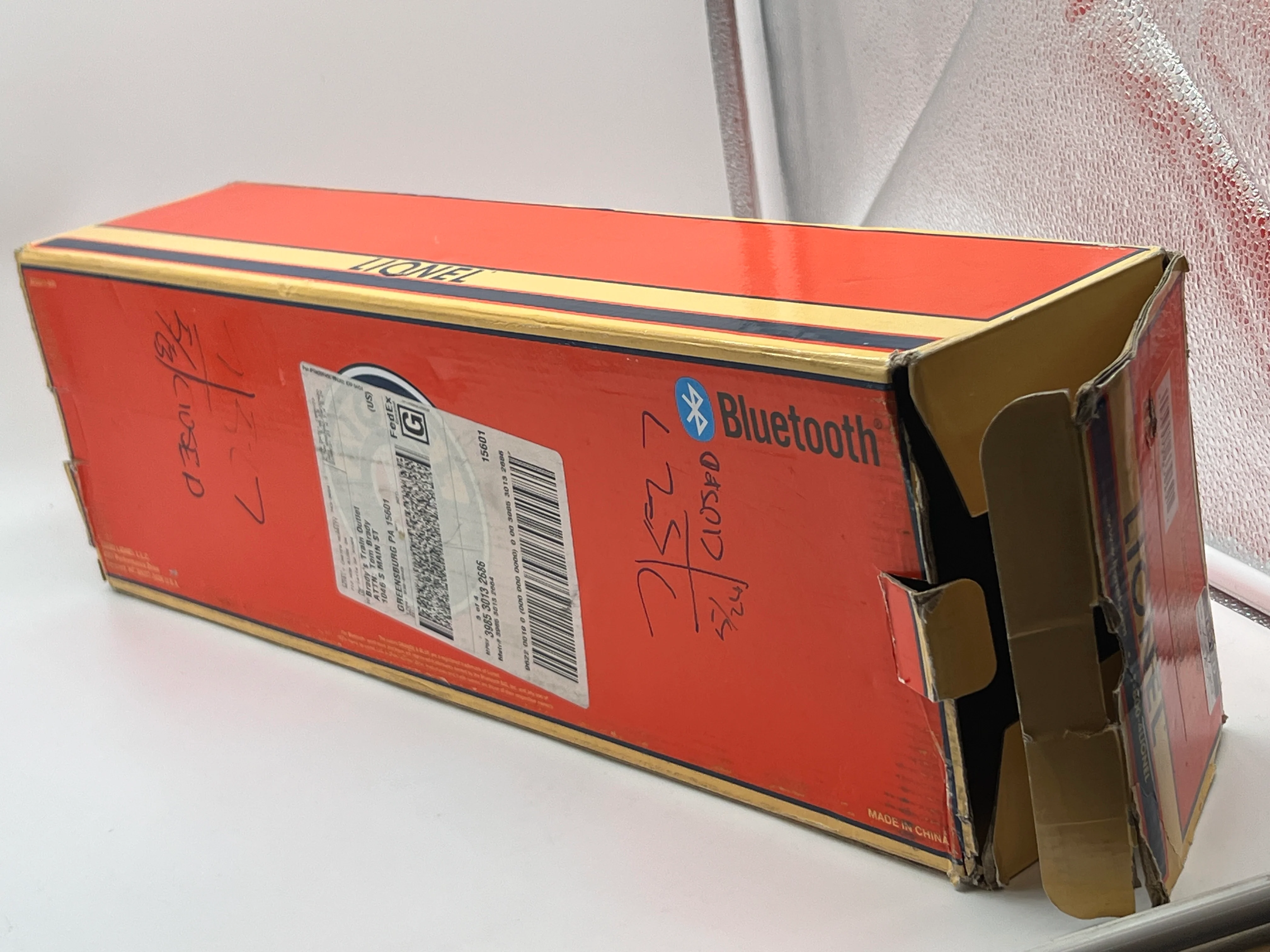 Lionel 2233962 Legacy SD40-2 diesel locomotive Louisville & Nashville #3560 O SCALE Like New Box has Damage - Image 8
