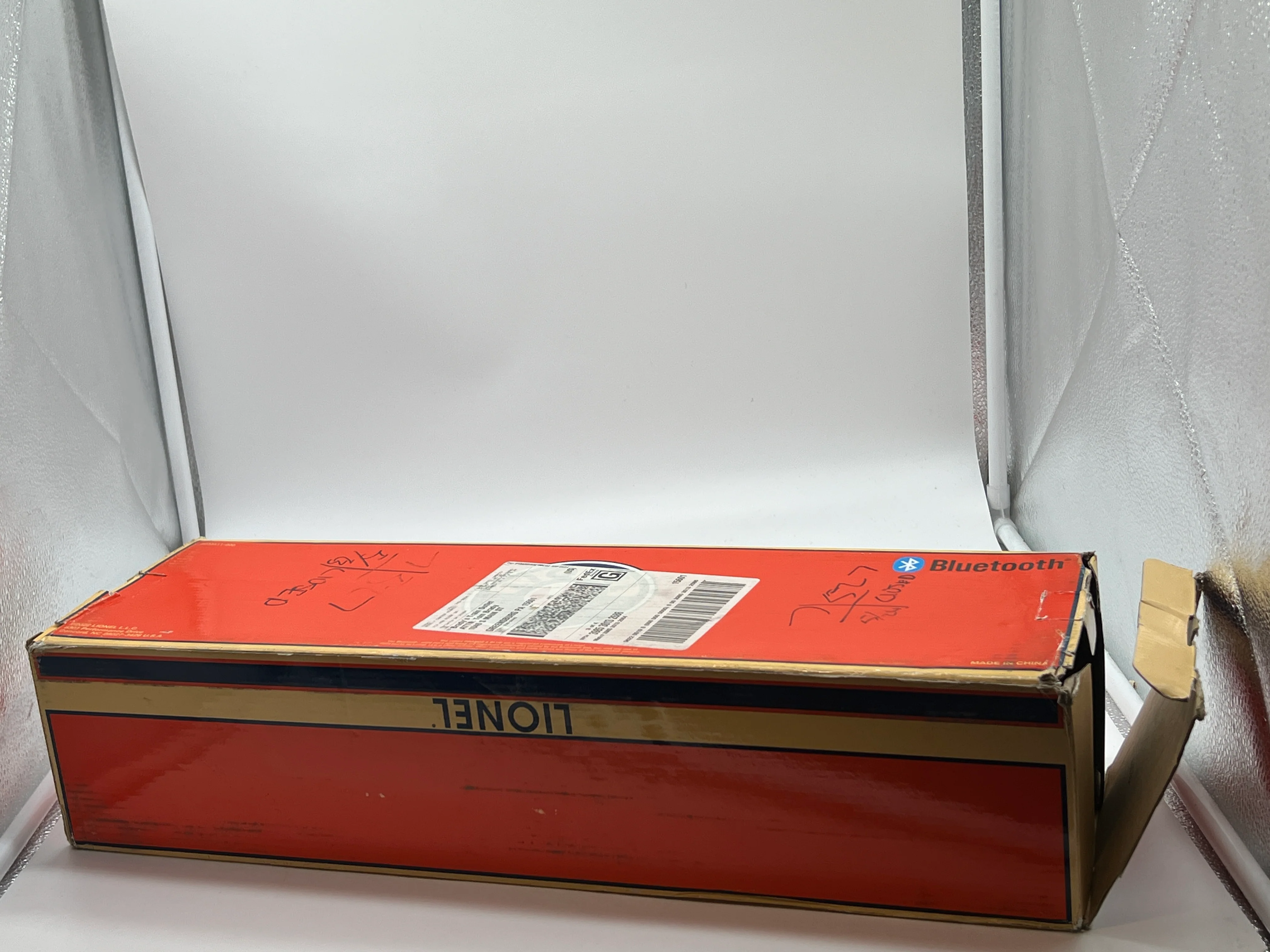 Lionel 2233962 Legacy SD40-2 diesel locomotive Louisville & Nashville #3560 O SCALE Like New Box has Damage - Image 9