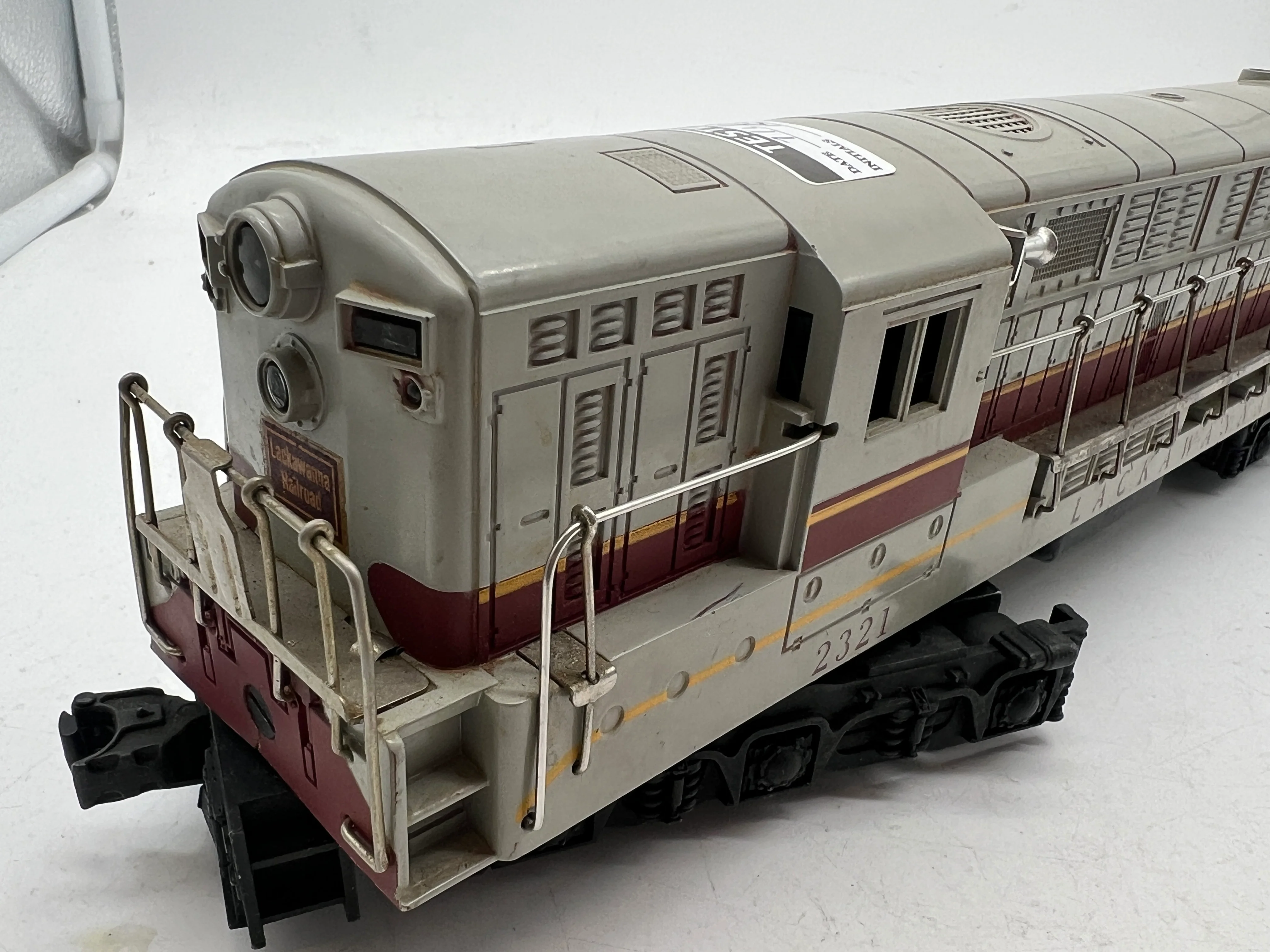 Lionel 2321 LACKAWANNA TRAINMASTER POSTWAR Locomotive gray roof O SCALE Used No Box as is - Image 7