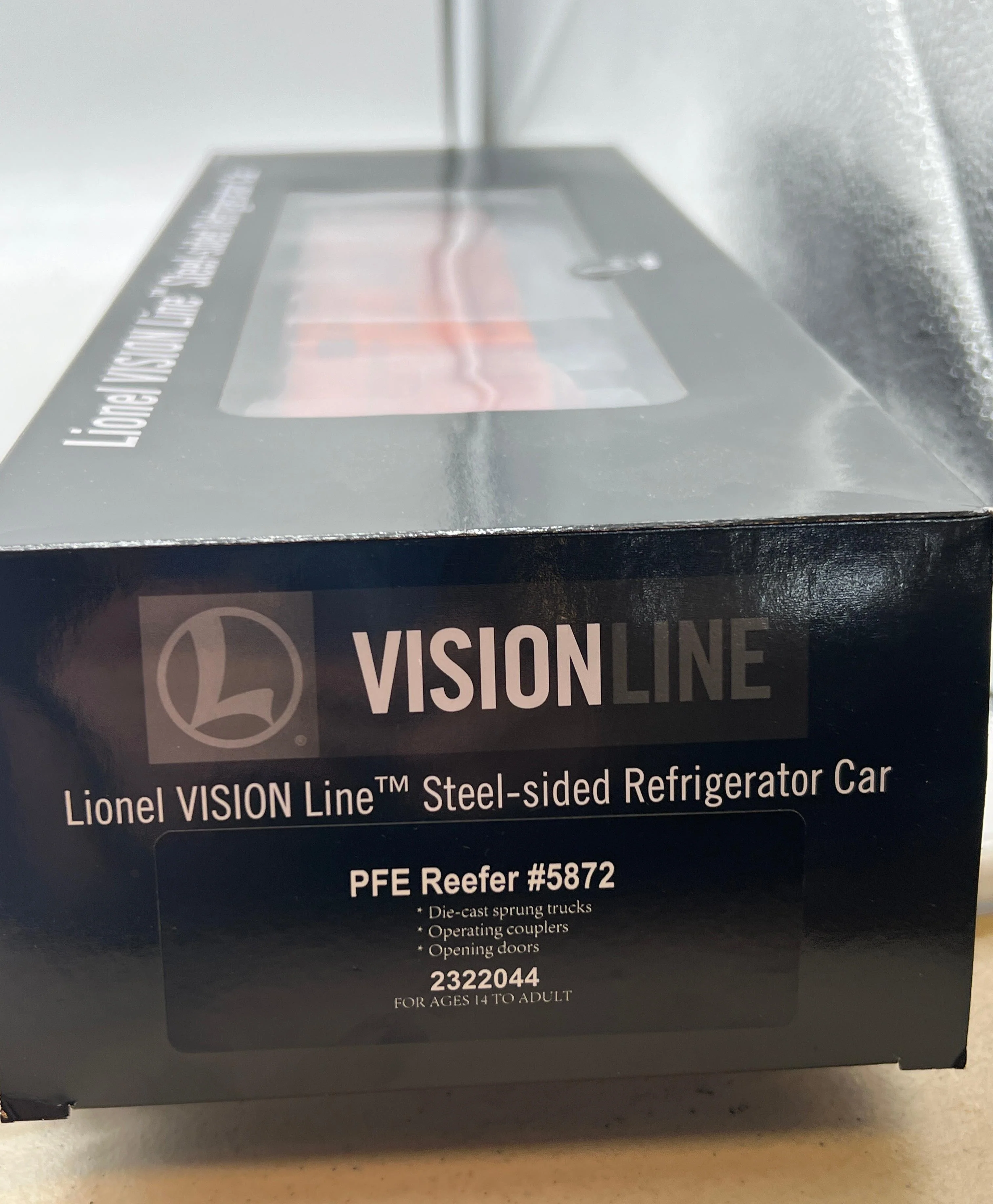 Lionel 2322044 Pacific Fruit Express PFE Vision Line steel sided refrigerator car 5872 O SCALE NEW limited - Image 2