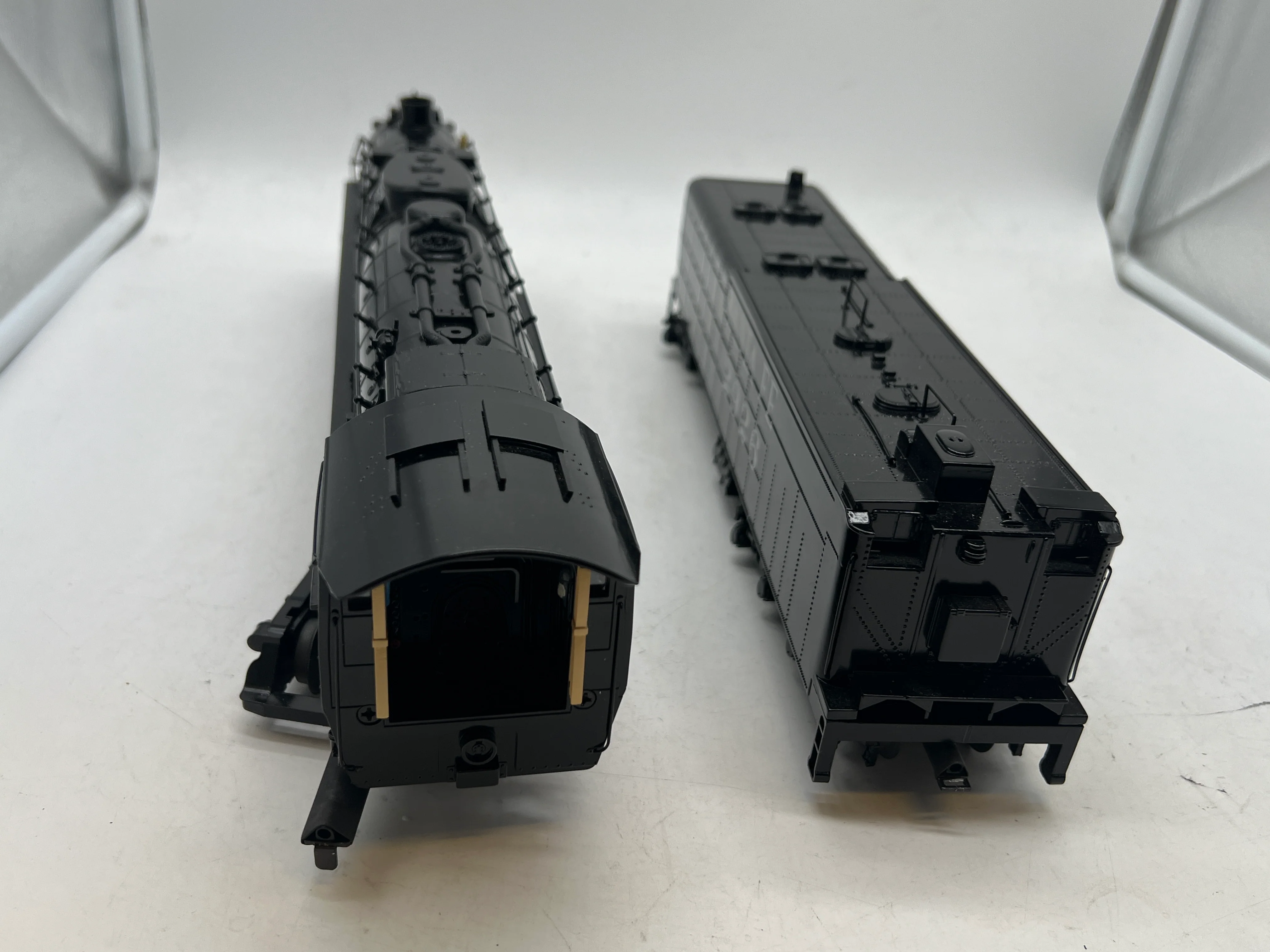 Lionel 2331480 SANTA FE LEGACY 4-8-4 steam locomotive #2926 - RESTORATION O SCALE Like New - Image 7