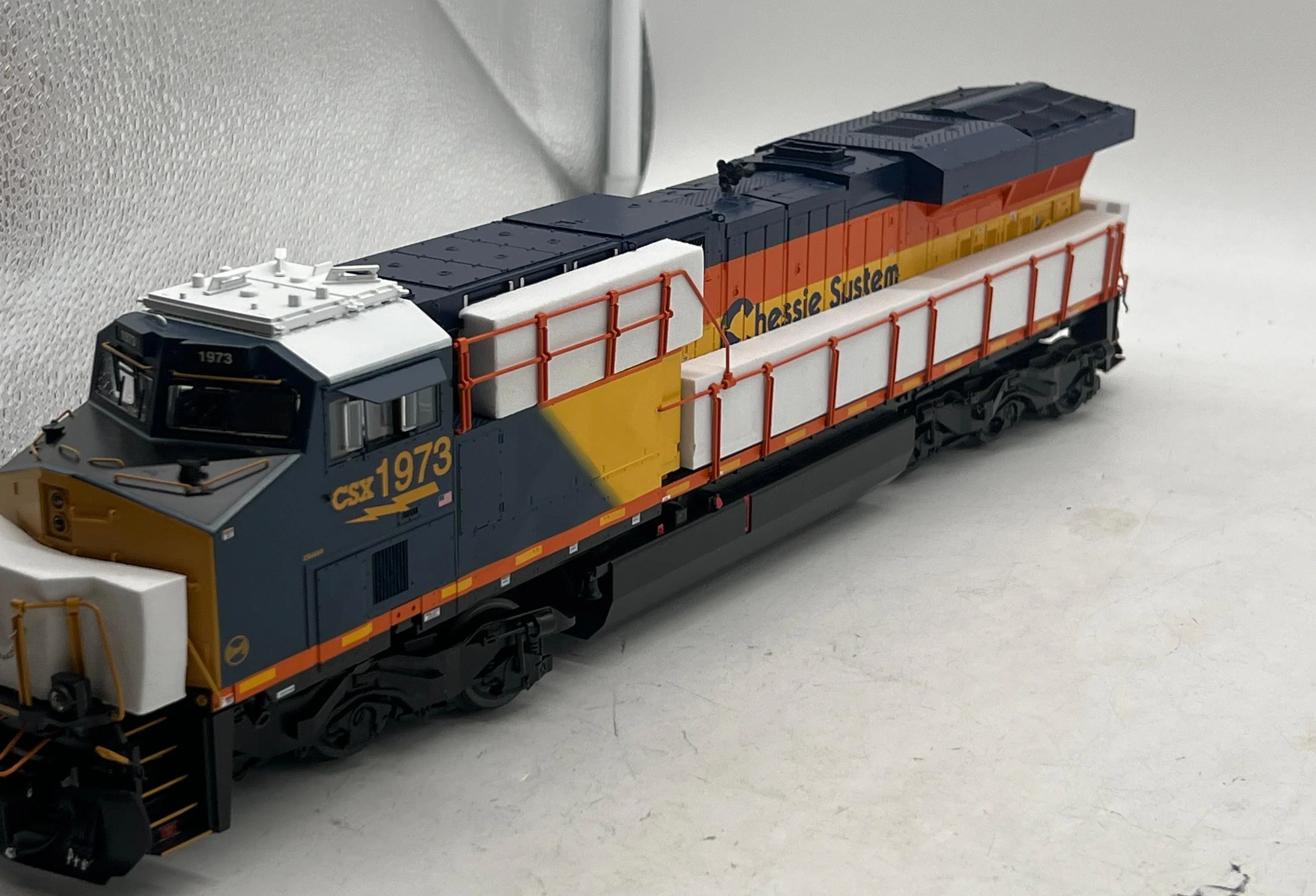 Lionel 2433720 CSX Chessie Heritage LEGACY ES44AC #1973 Diesel Locomotive O SCALE Like New - Image 5