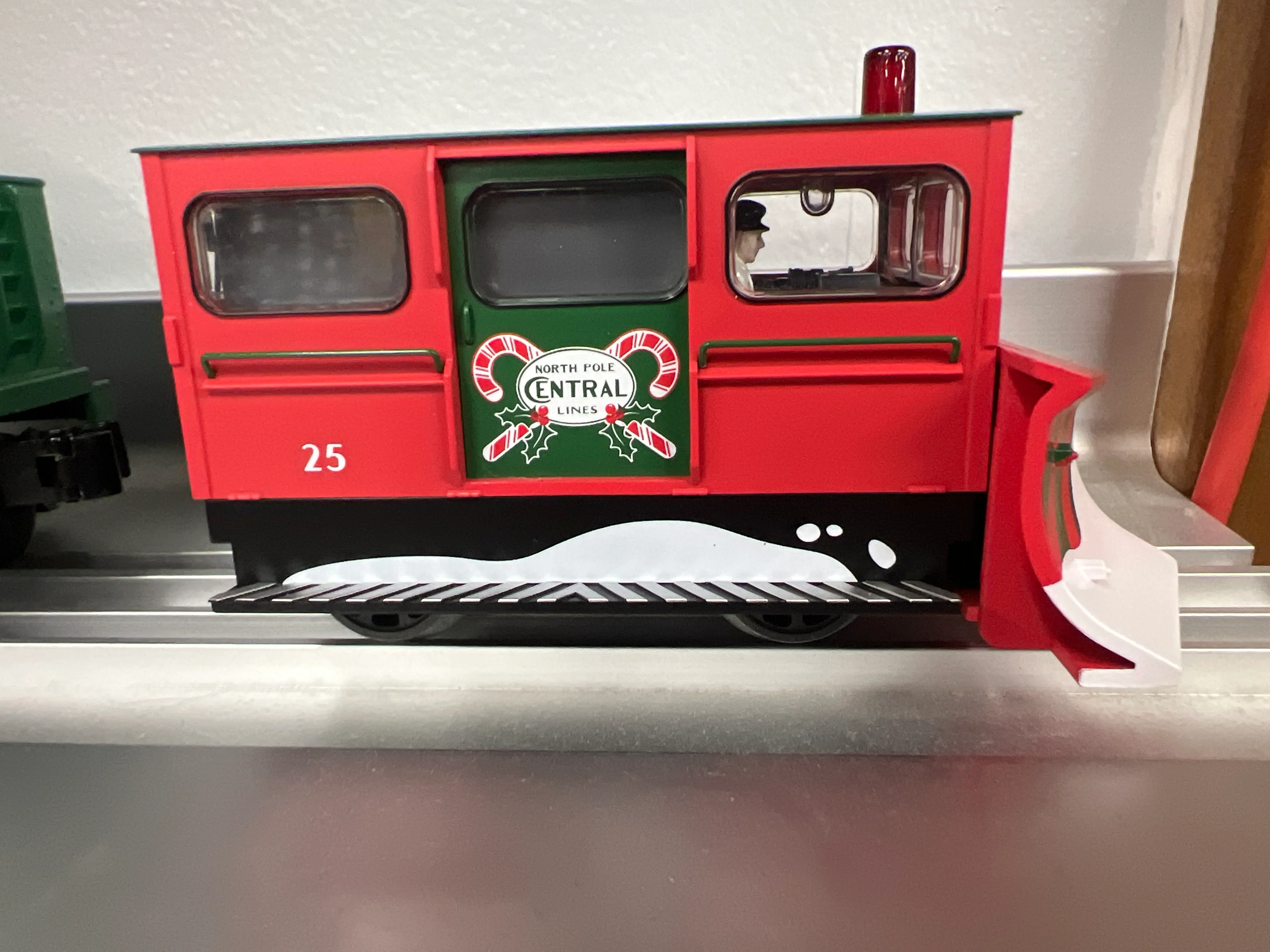 Lionel 2435130 NORTH POLE CENTRAL TMCC Commanded Controlled SPEEDER Christmas O SCALE NEW - Image 2