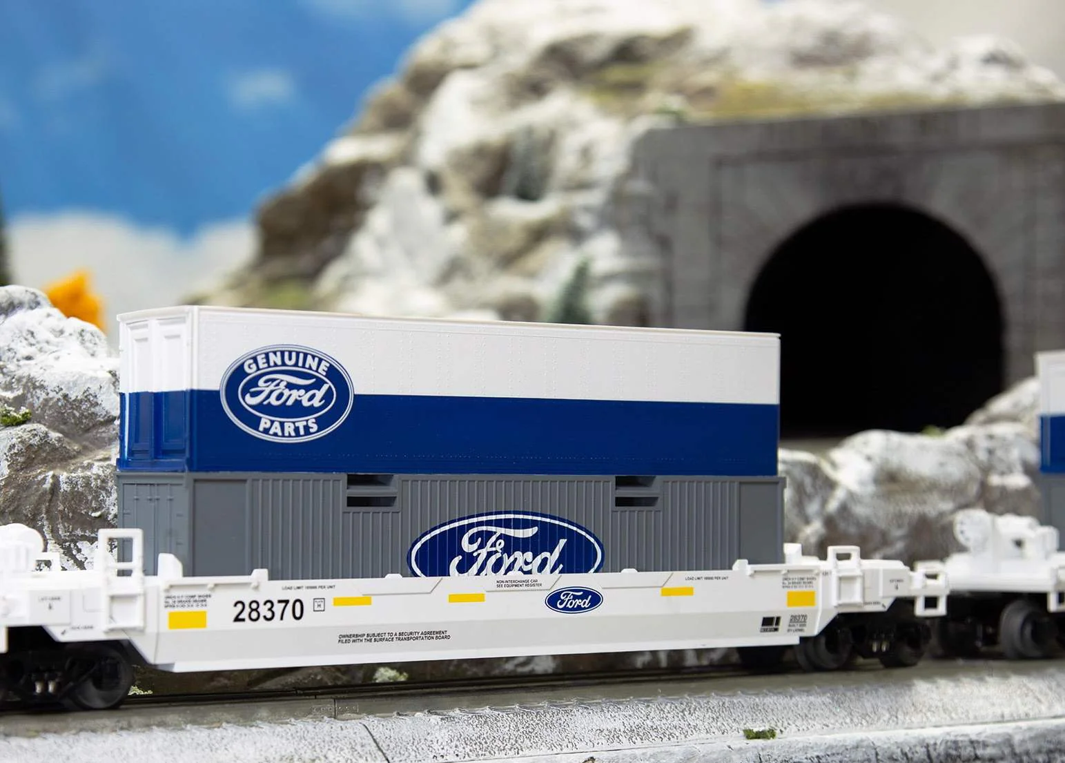 Lionel 2528370 Ford Maxi Stack #28370 LIMITED Road Number: 28370 O SCALE NEW - Image 2