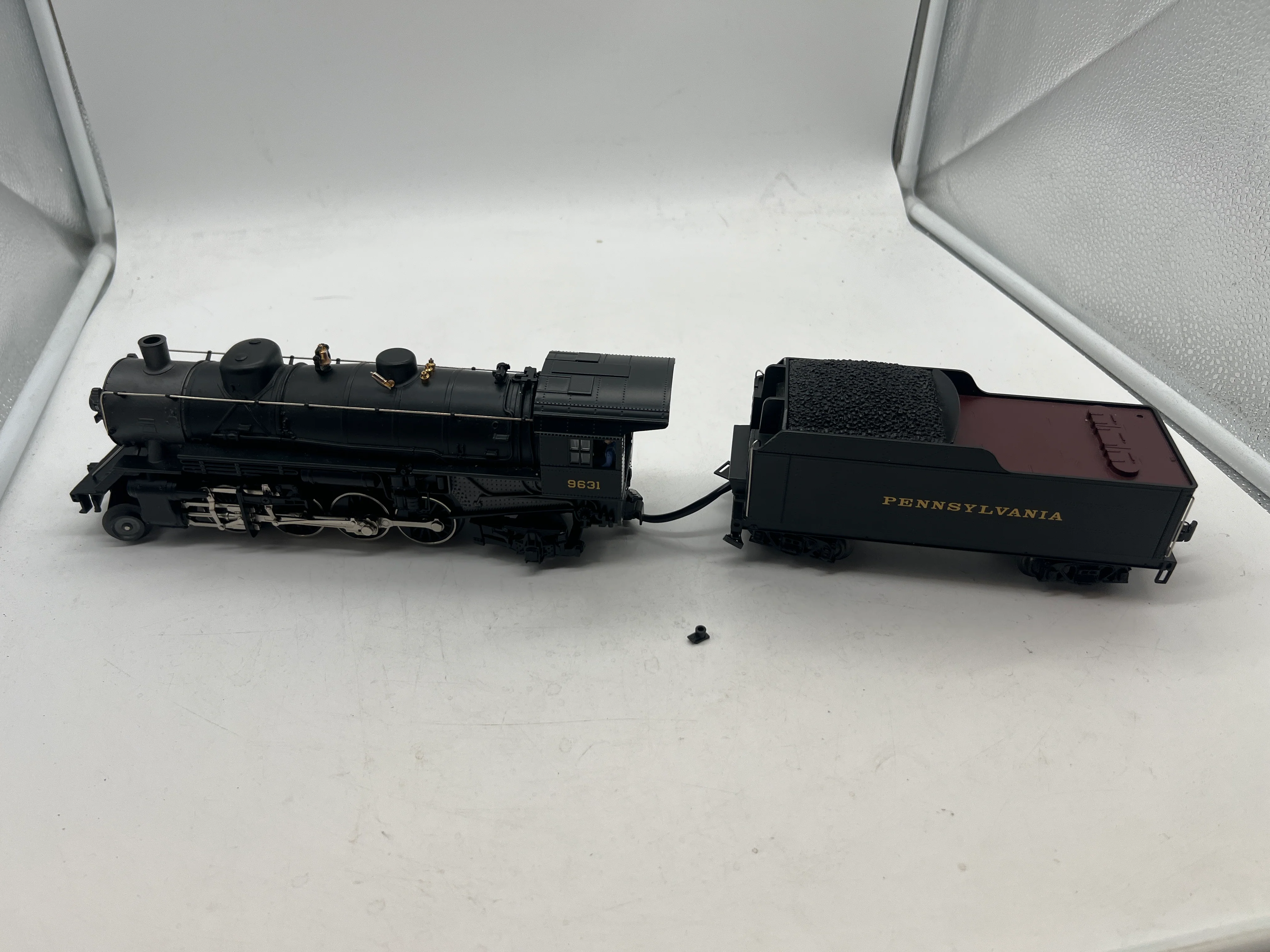 Lionel 6-11100 PENNSYLVANIA 2-8-2 MIKADO JR #9631 W/ TMCC O SCALE Used Excellent as is apperance - Image 5