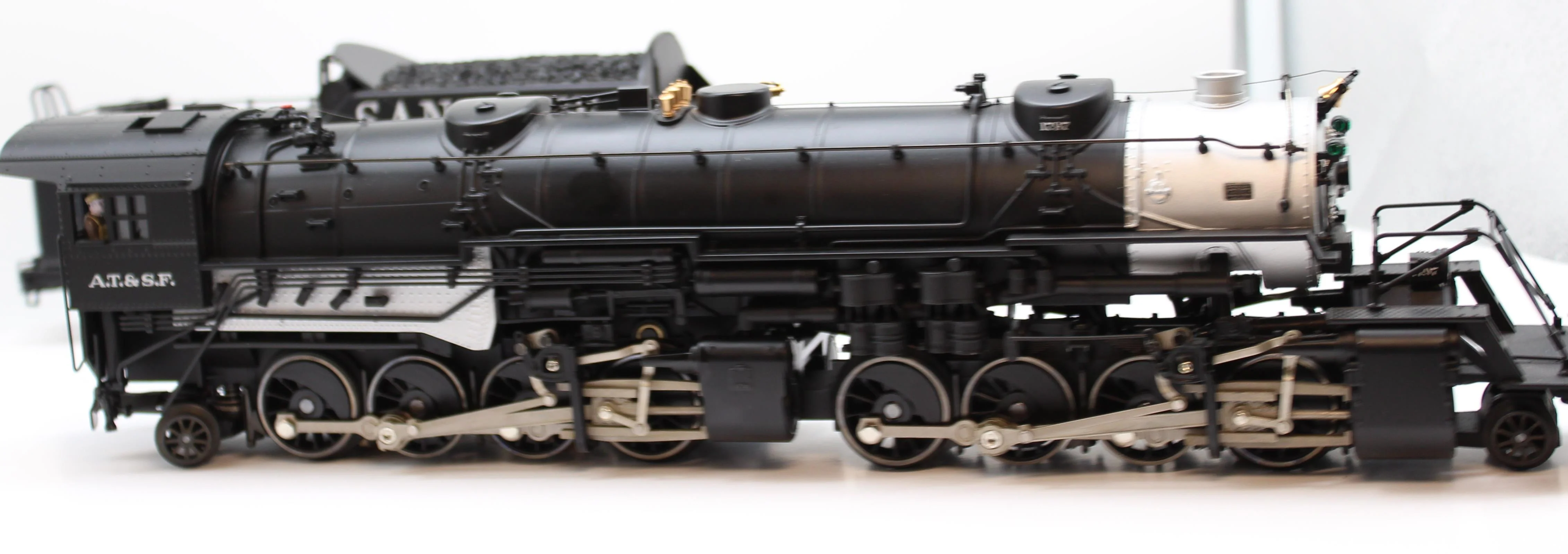 Lionel 6-11404 Santa Fe LEGACY USRA 2-8-8-2 Y-3 Steam Locomotive #1797 Like New - Image 5