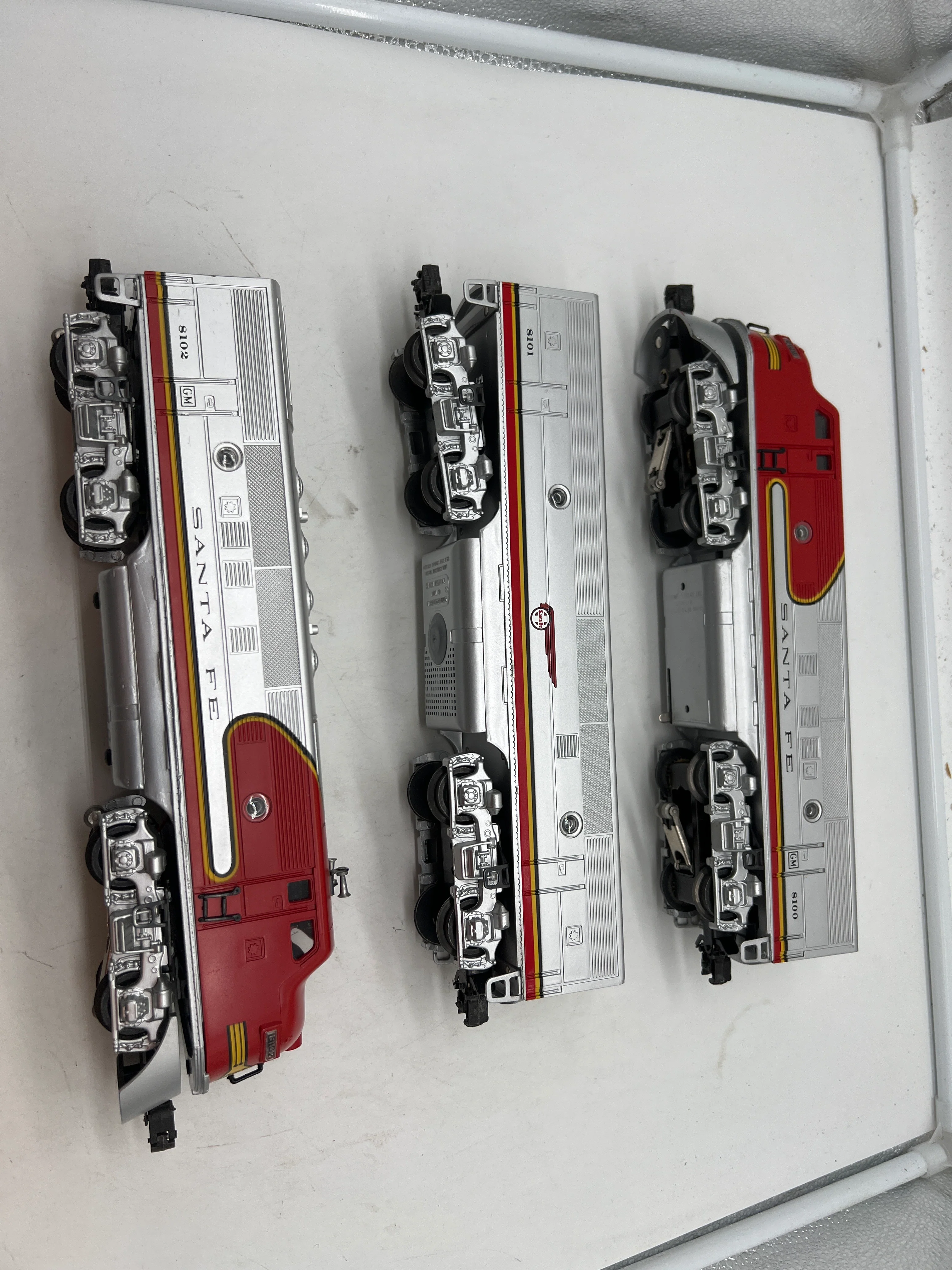 Lionel 6-11711 Santa Fe SF F3 ABA diesel engine set O scale Like New Damaged Box - Image 2