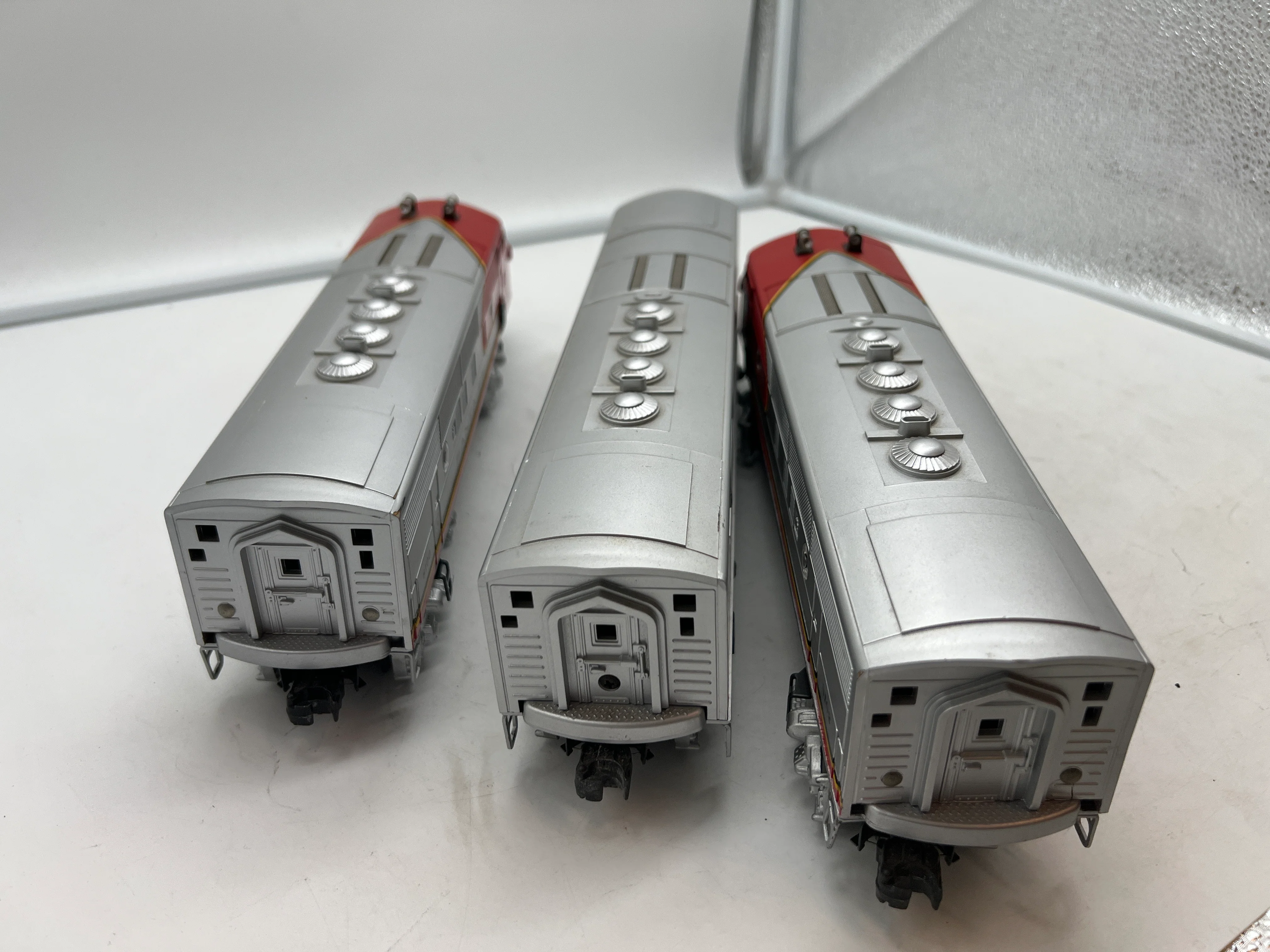 Lionel 6-11711 Santa Fe SF F3 ABA diesel engine set O scale Like New Damaged Box - Image 6