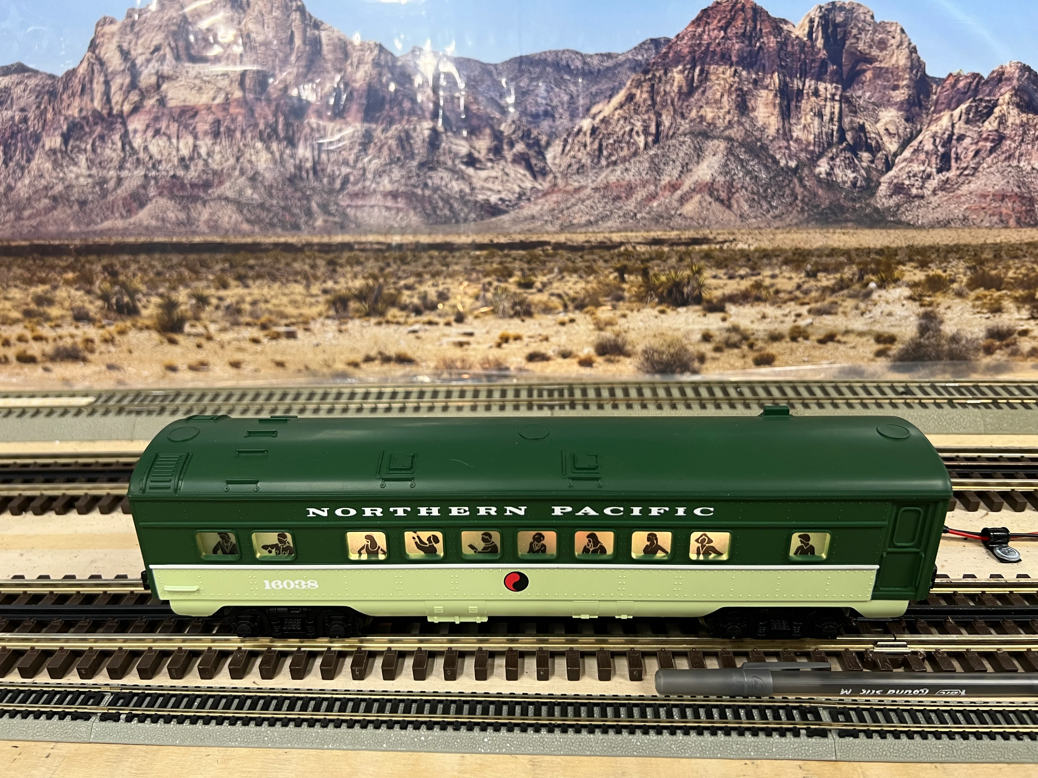 Lionel 6-16036, 6-16037, 6-16038, 6-16039  Northern Pacific Passenger Cars set of 4 O scale Used VG AS IS - Image 10