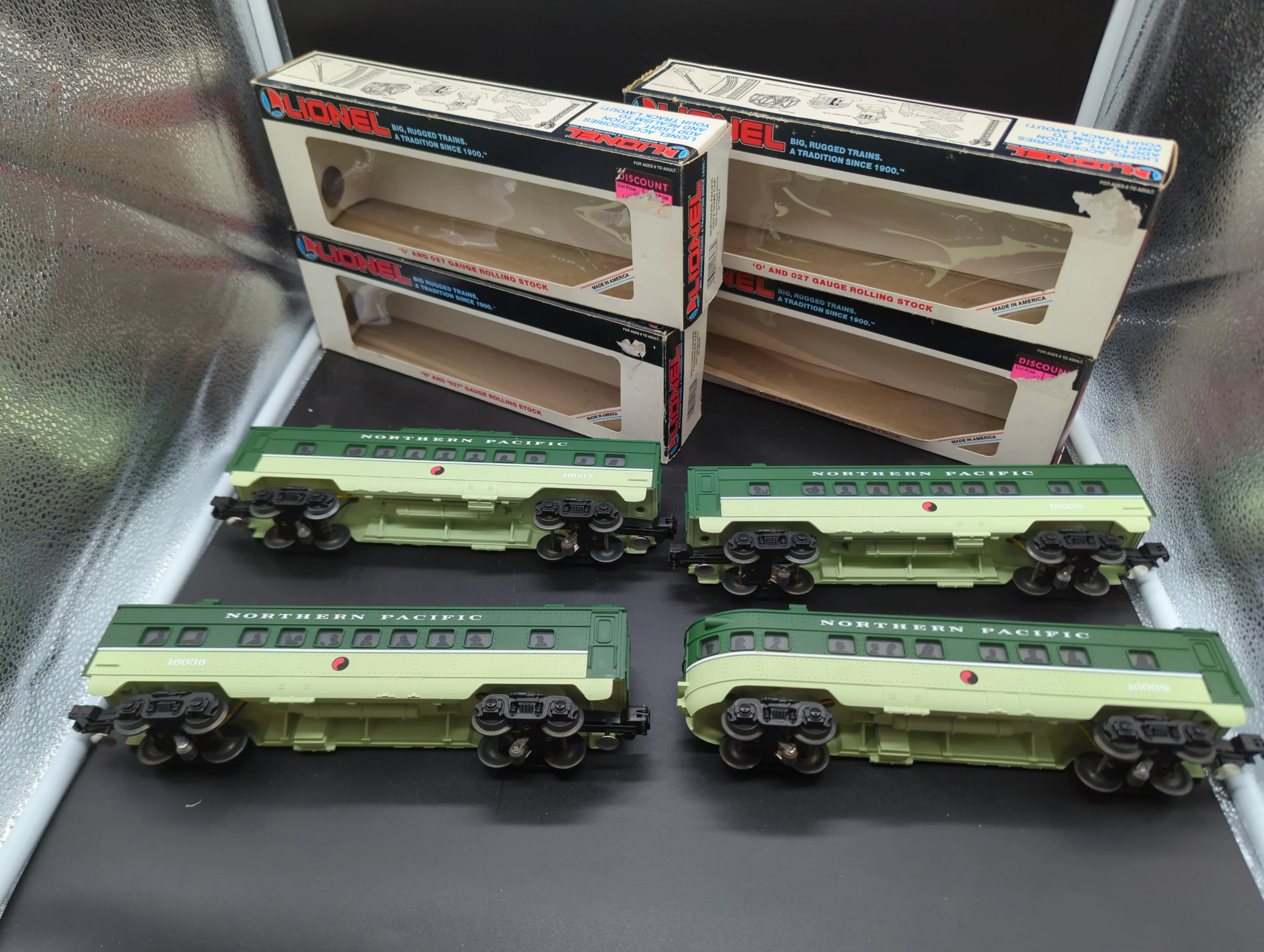Lionel 6-16036, 6-16037, 6-16038, 6-16039  Northern Pacific Passenger Cars set of 4 O scale Used VG AS IS - Image 2
