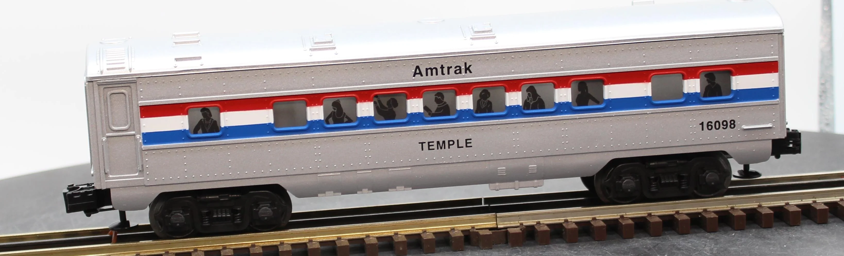 Lionel 6-16098 Amtrak Illuminated Temple Passenger Car O SCALE NEW