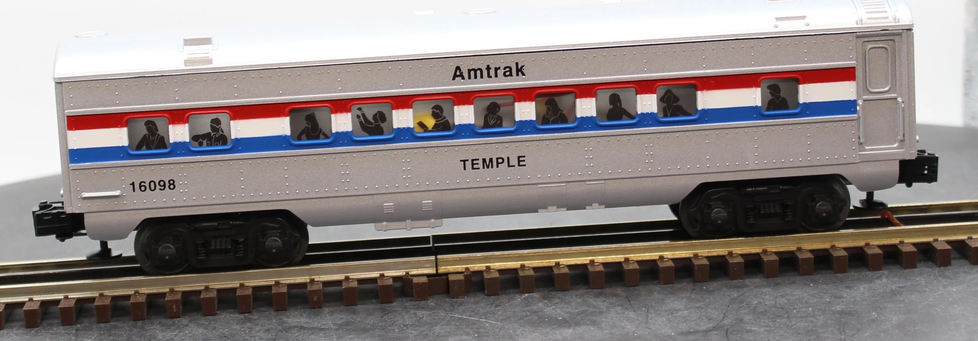 Lionel 6-16098 Amtrak Illuminated Temple Passenger Car O SCALE NEW - Image 6