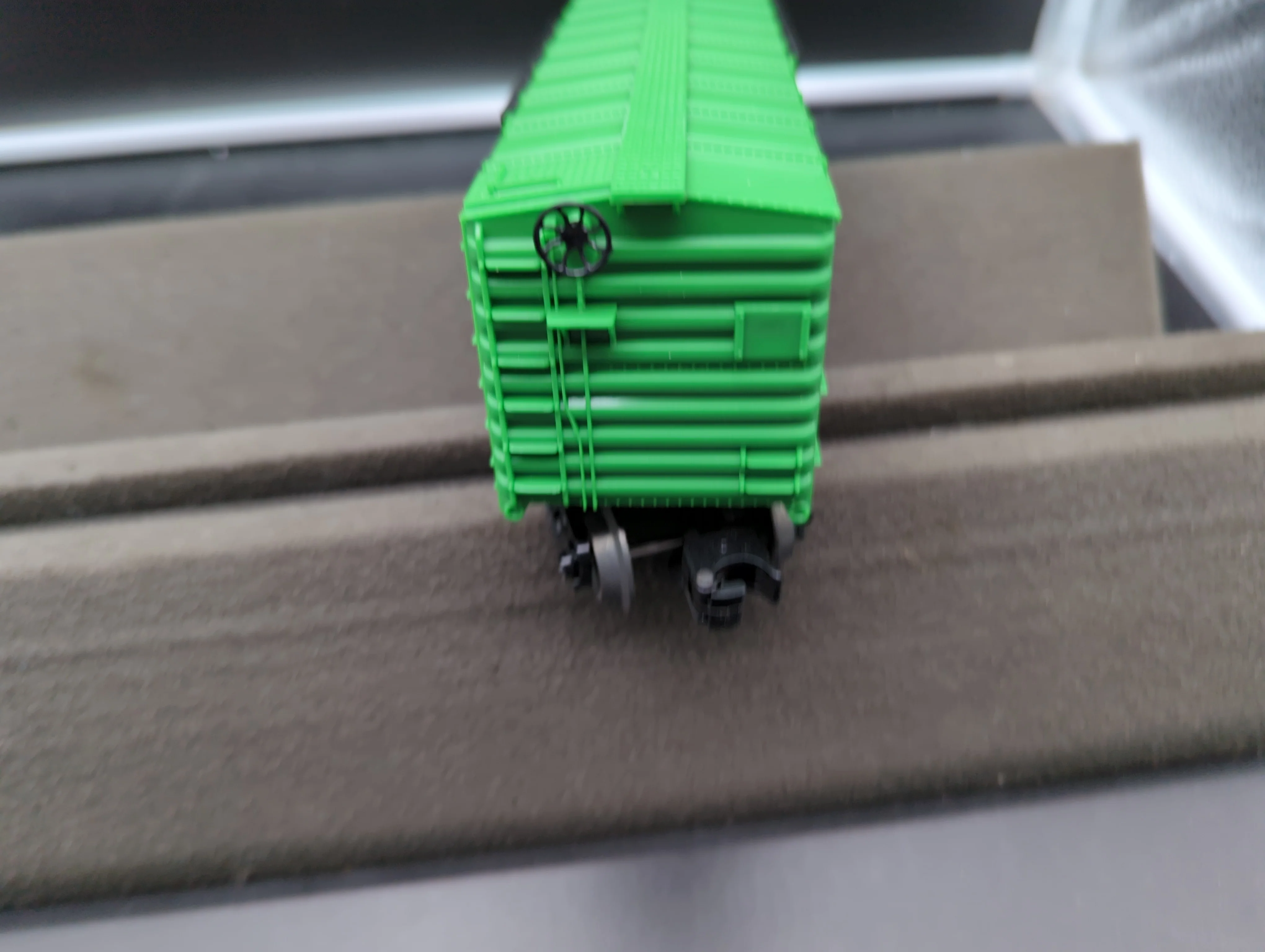 Lionel 6-16258 Lehigh Valley LV  boxcar  O SCALE Like New - Image 3