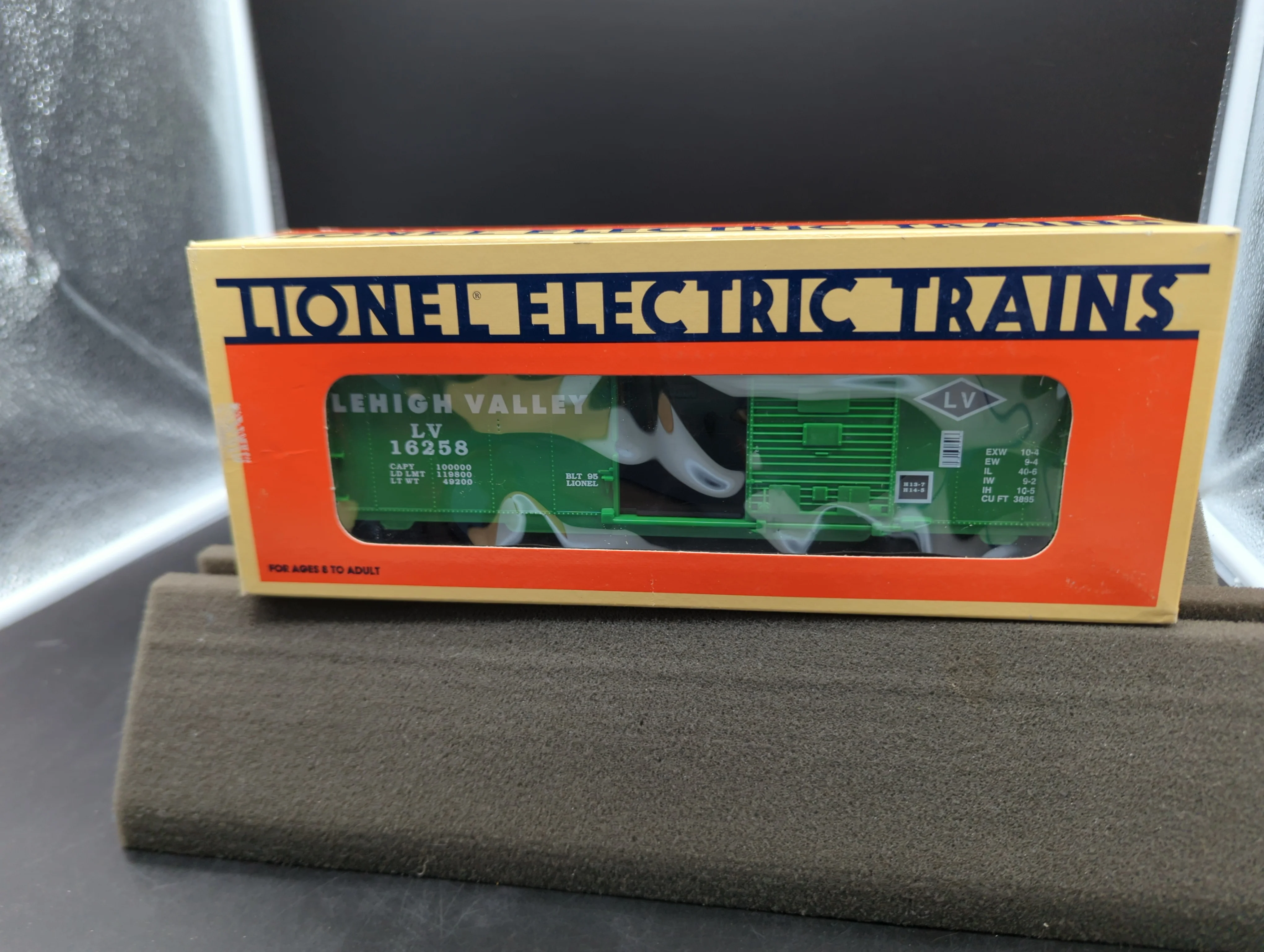 Lionel 6-16258 Lehigh Valley LV  boxcar  O SCALE Like New - Image 5
