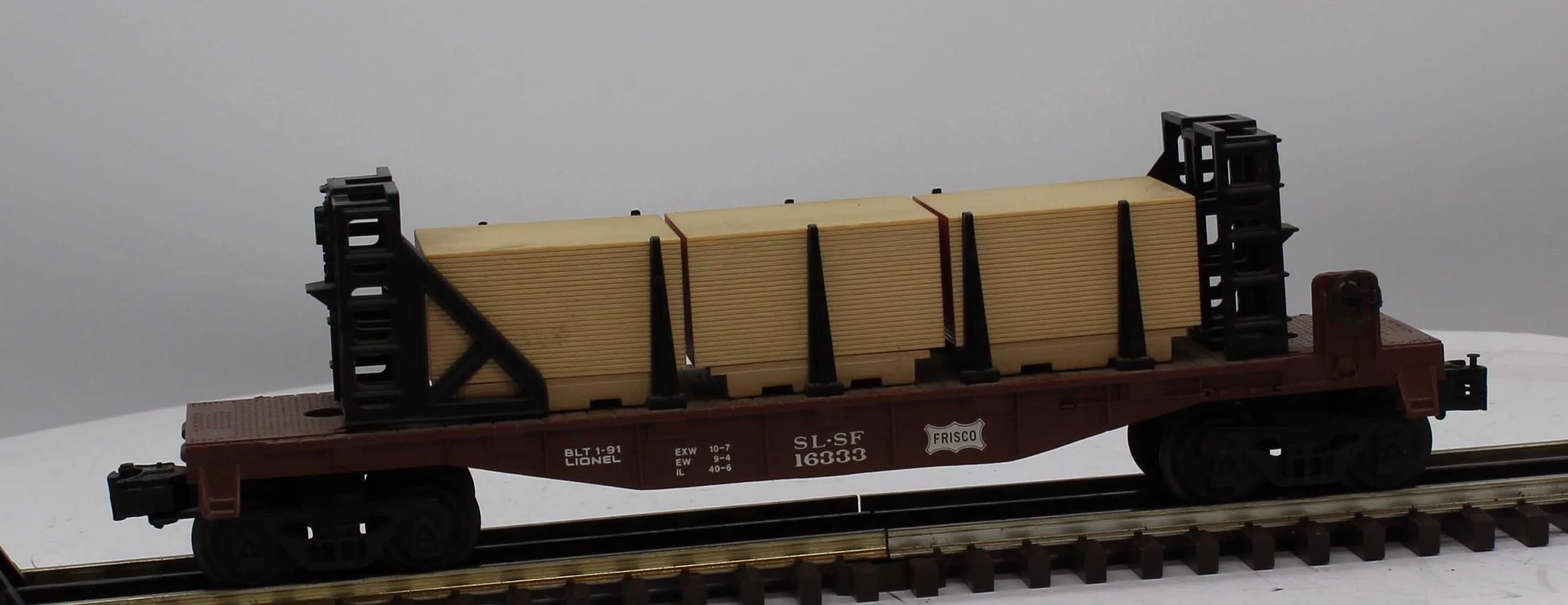 Lionel 6-16333 FRISCO Bulkhead Flatcar O Scale Used Damaged Box - Image 2