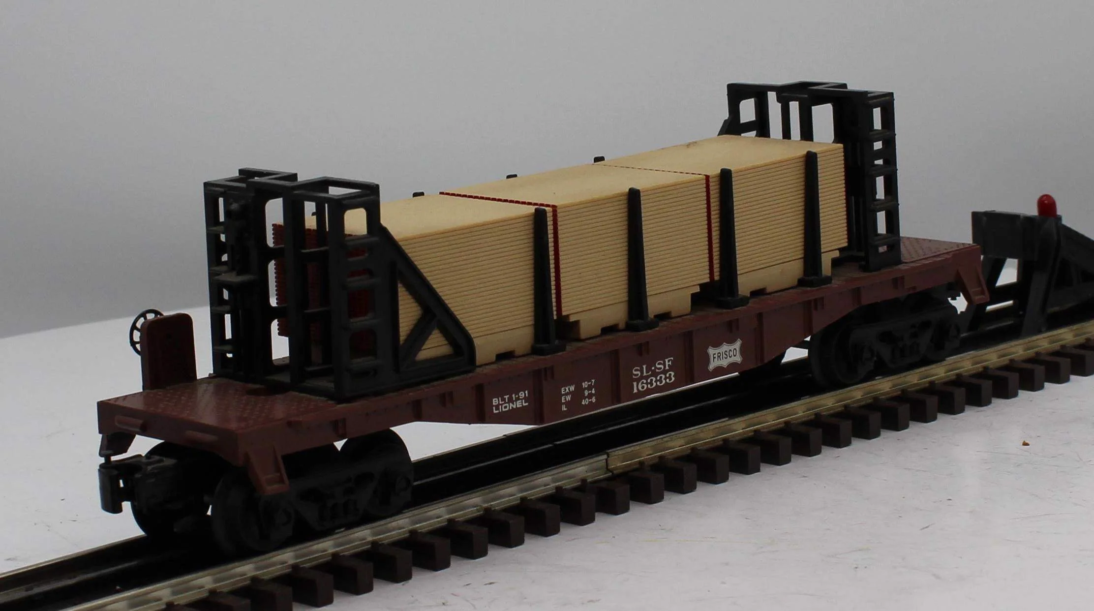 Lionel 6-16333 FRISCO Bulkhead Flatcar O Scale Used Damaged Box - Image 6