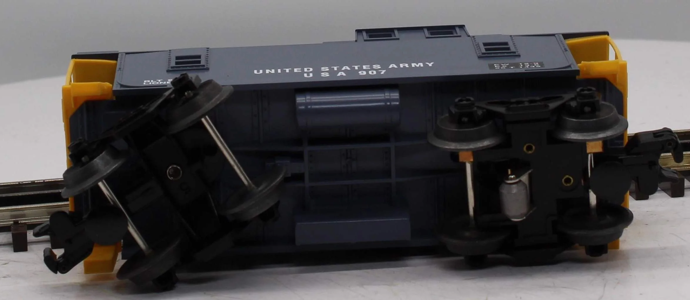 Lionel 6-16566 UNITED STATES ARMY Caboose #907 O Scale Like New - Image 7