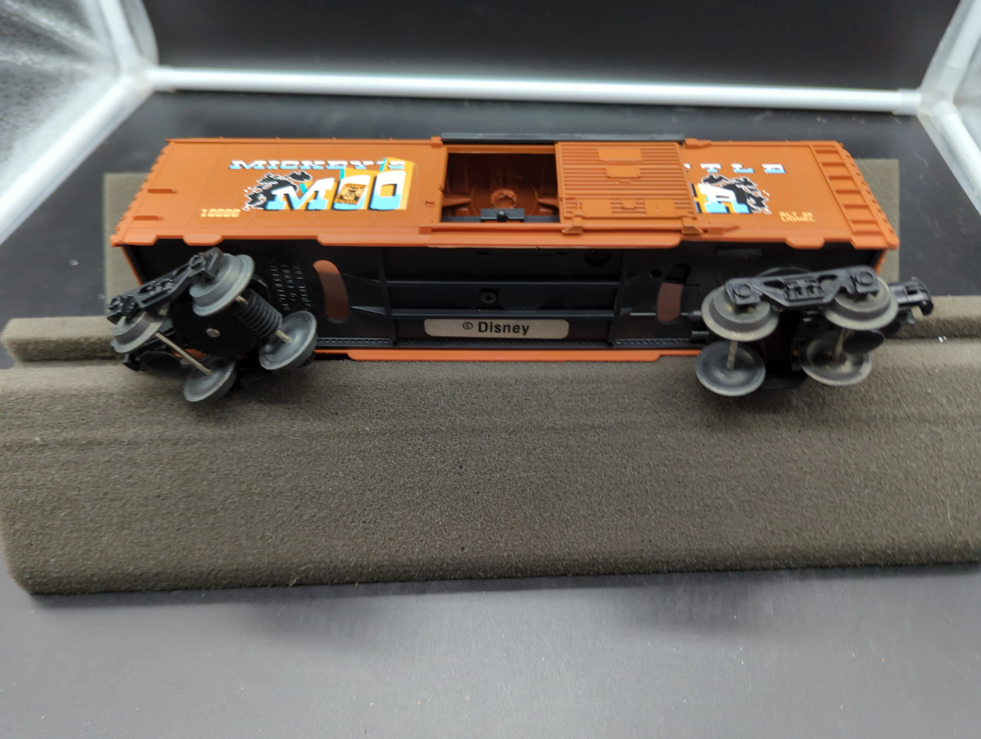Lionel 6-16686 Mickey Mouse and Bad Pete animated boxcar 1995 O SCALE Like New - Image 4