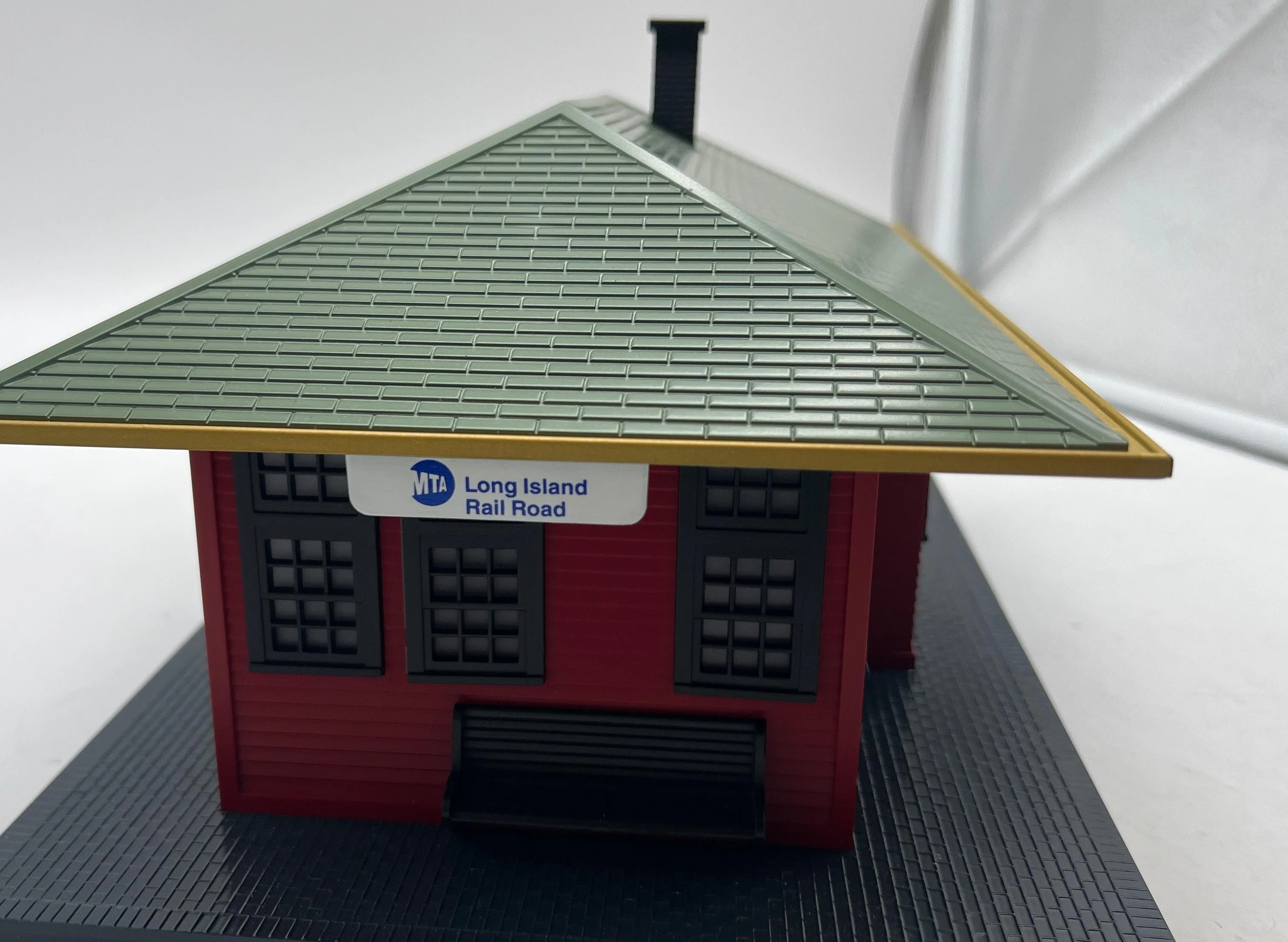 Lionel 6-16856 MTA LIRR Passenger Station O SCALE Like New - Image 2