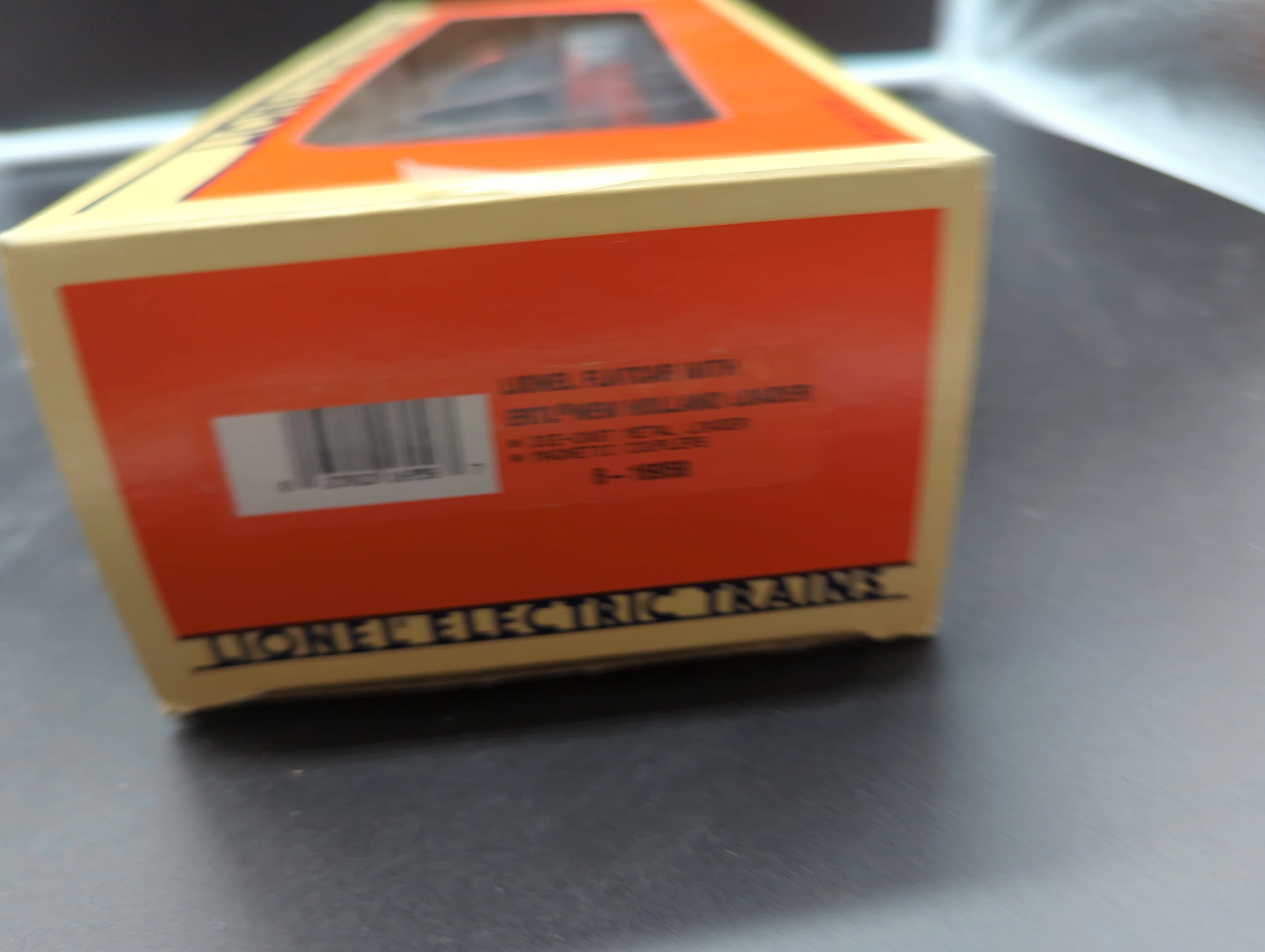 Lionel 6-16958 flatcar with Ertl die-cast New Holland loader O SCALE Like New - Image 2