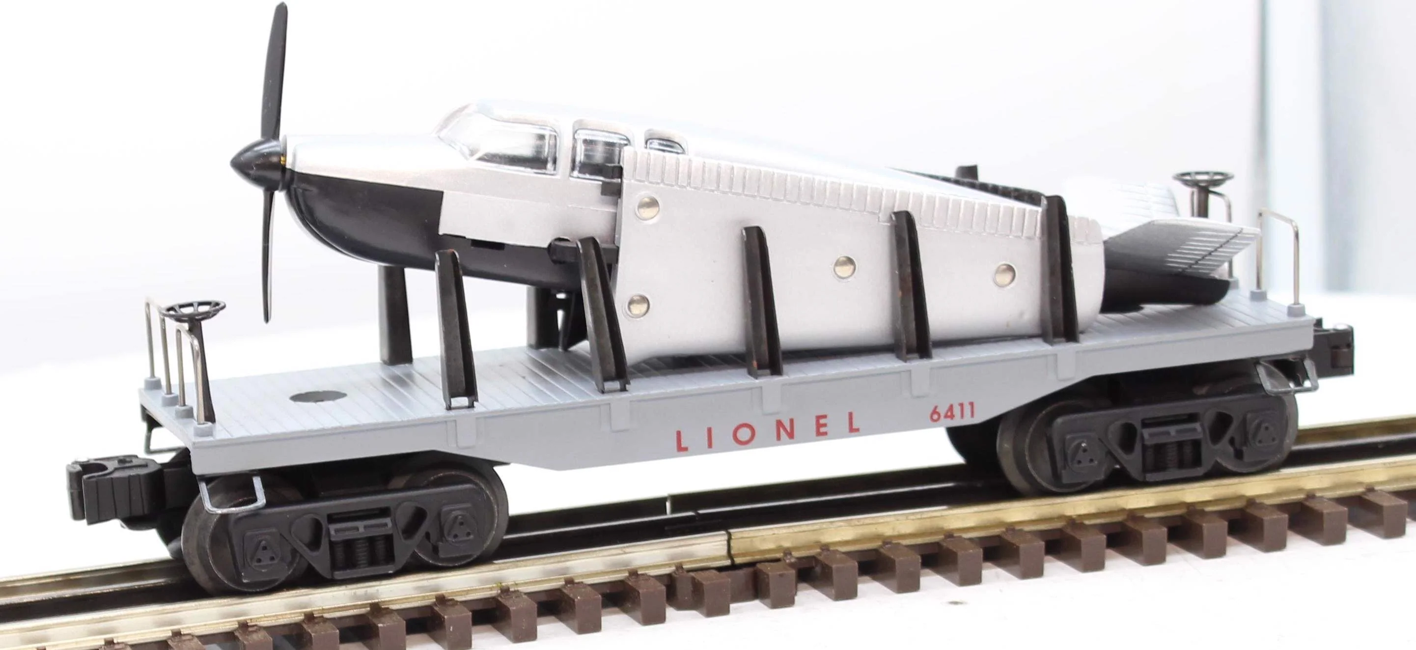 Lionel 6-16969 LIONEL Flatcar w/Beechcraft Bonanza Airplane #6411 O Scale Used - Image 2