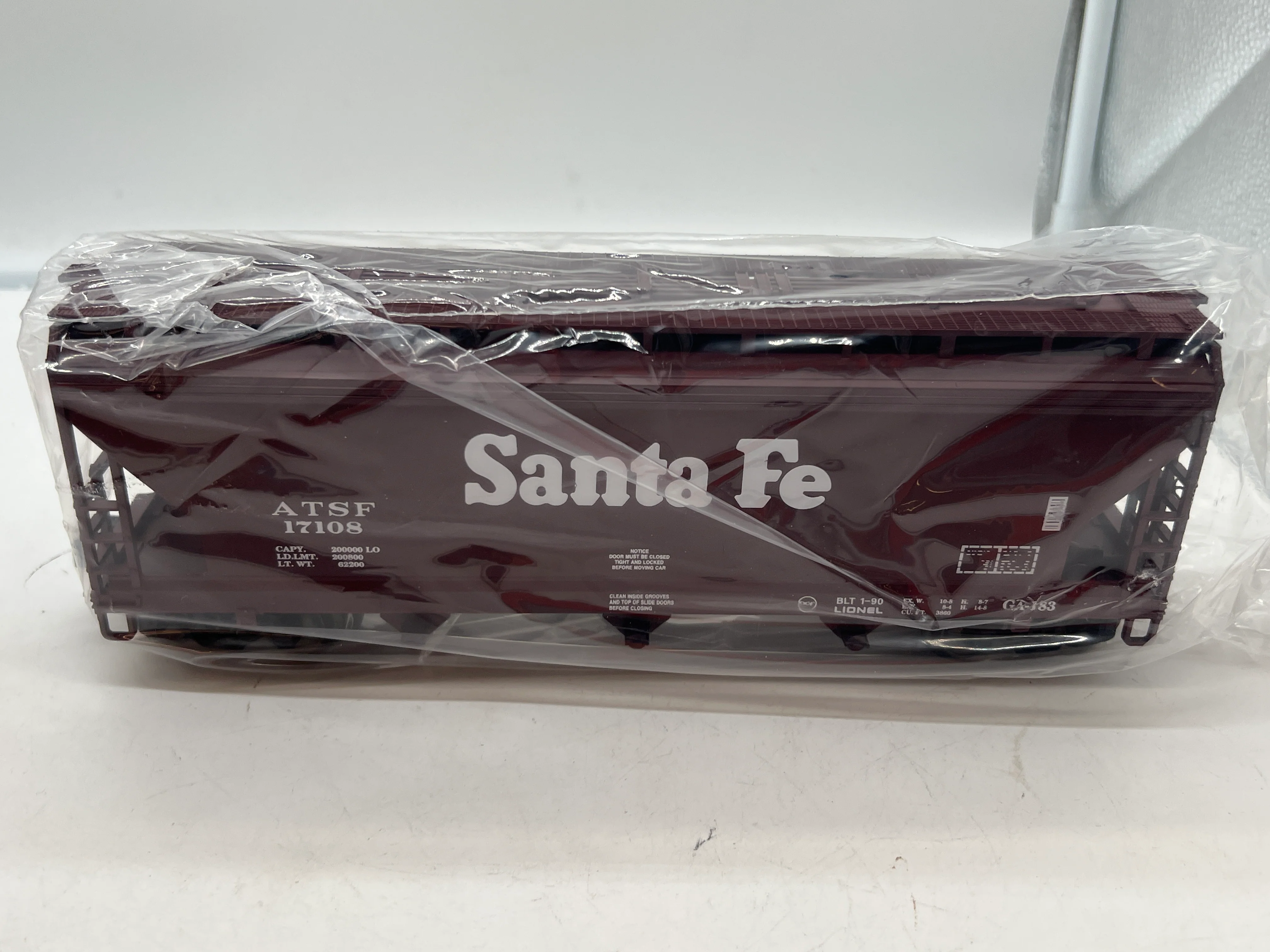 Lionel 6-17108 Santa Fe ATSF 3 bay ACF centerflow covered hopper ) O scale NEW
