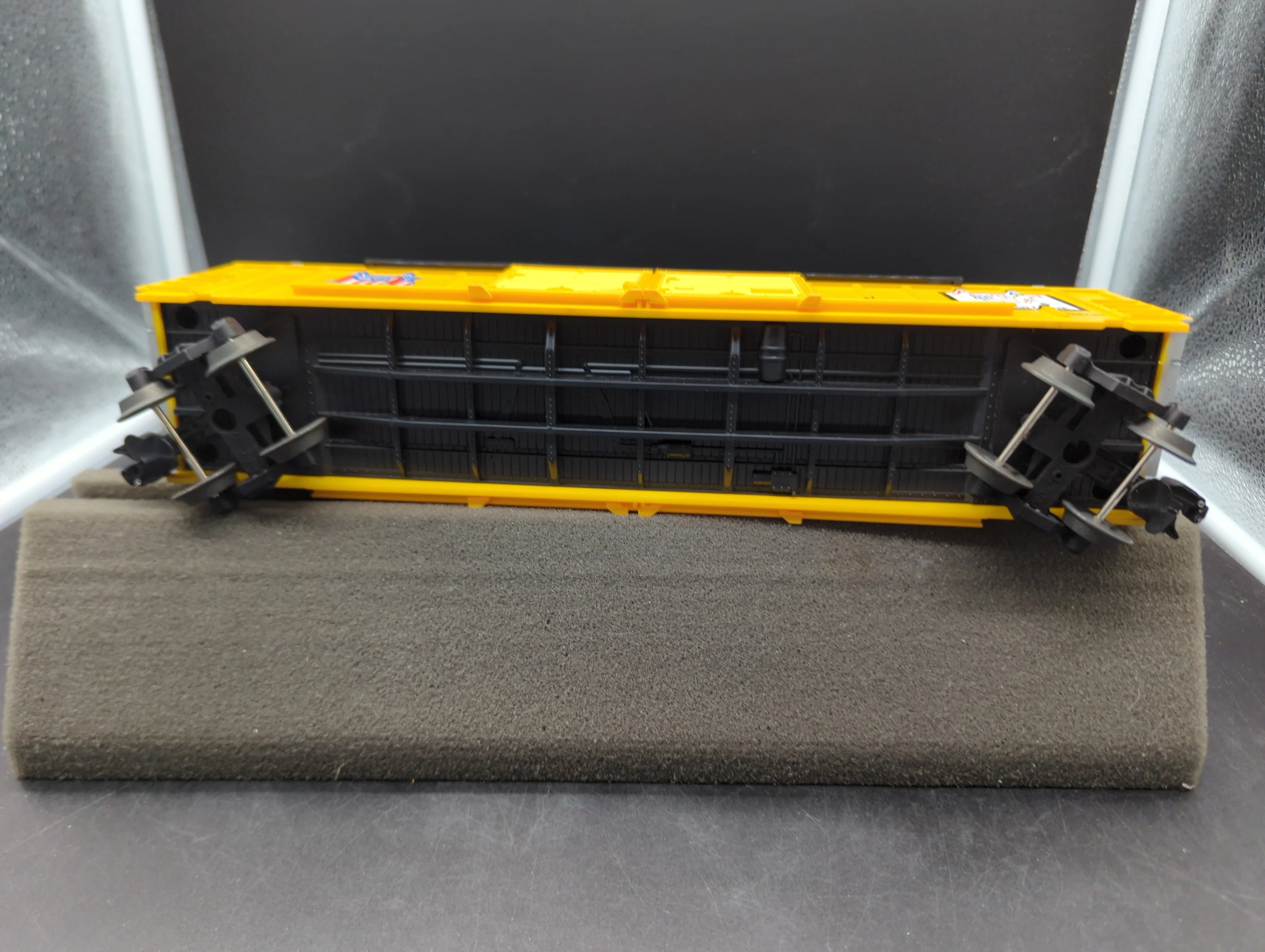 Lionel 6-17208 Union Pacific UP 50 double door boxcar O scale train standard O Like New - Image 3