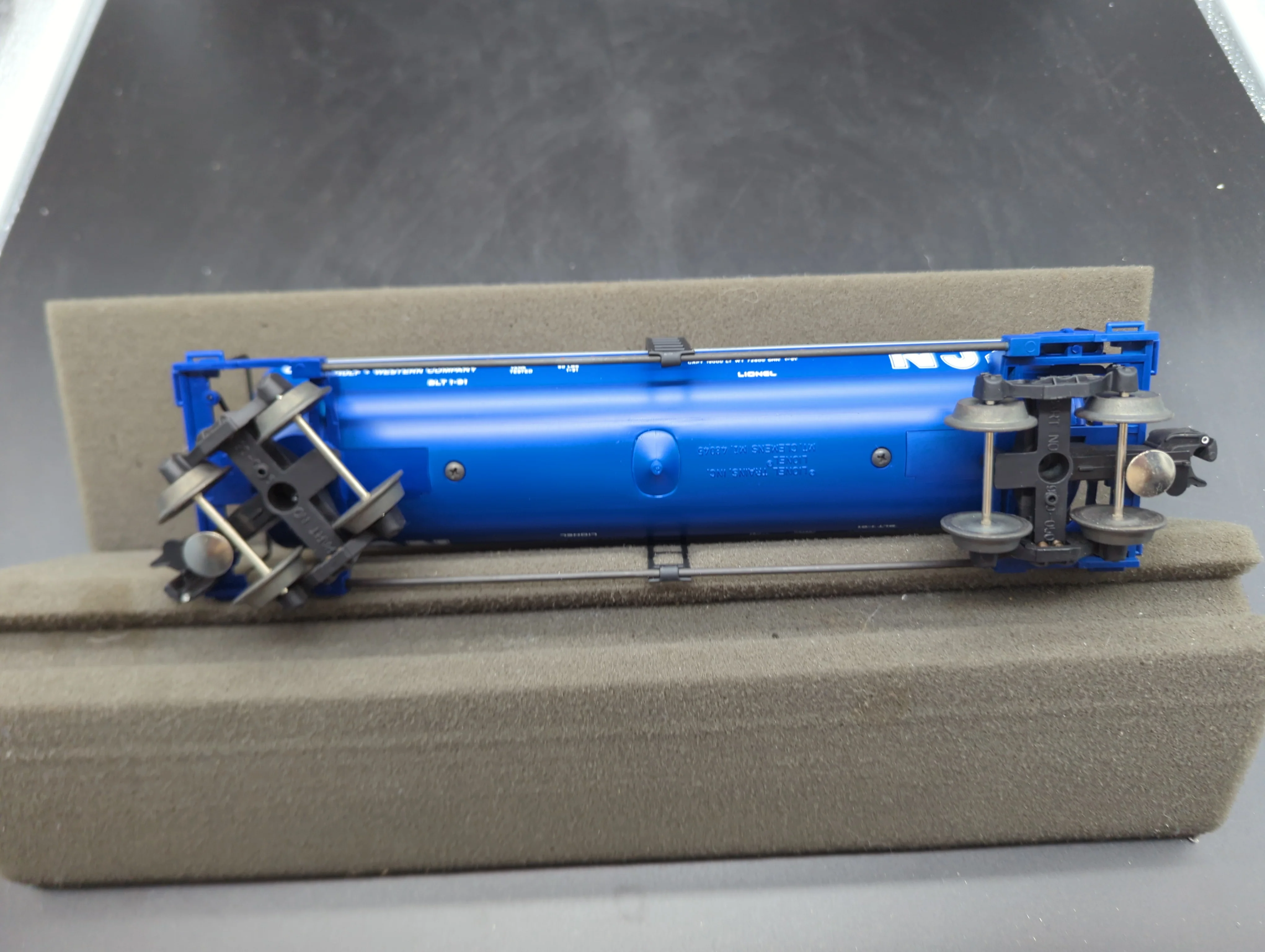 Lionel 6-17902 New Jersey Zink Co. uni-body tank car O SCALE Like New - Image 4