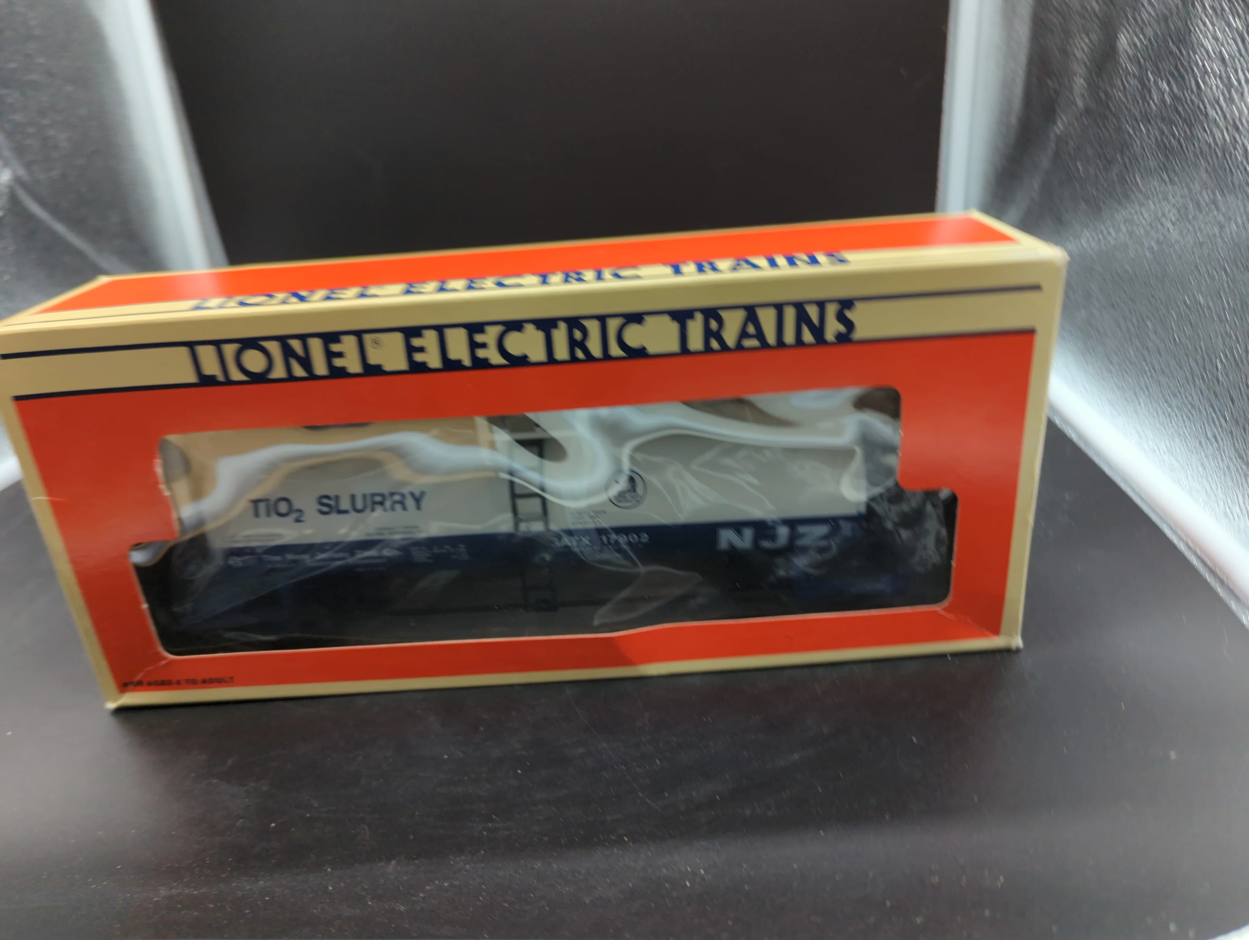Lionel 6-17902 New Jersey Zink Co. uni-body tank car O SCALE Like New - Image 6