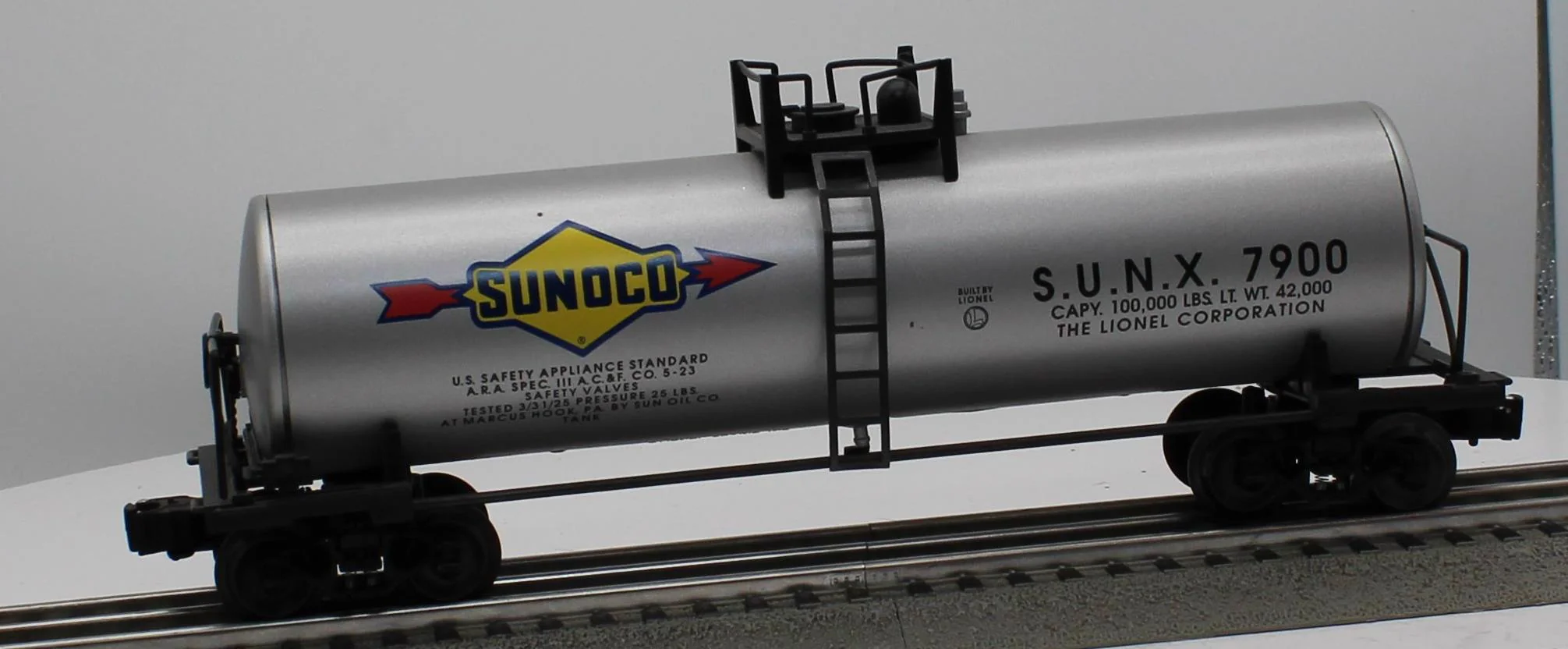 Lionel 6-17910 sunoco tank car O SCALE Used Excellent