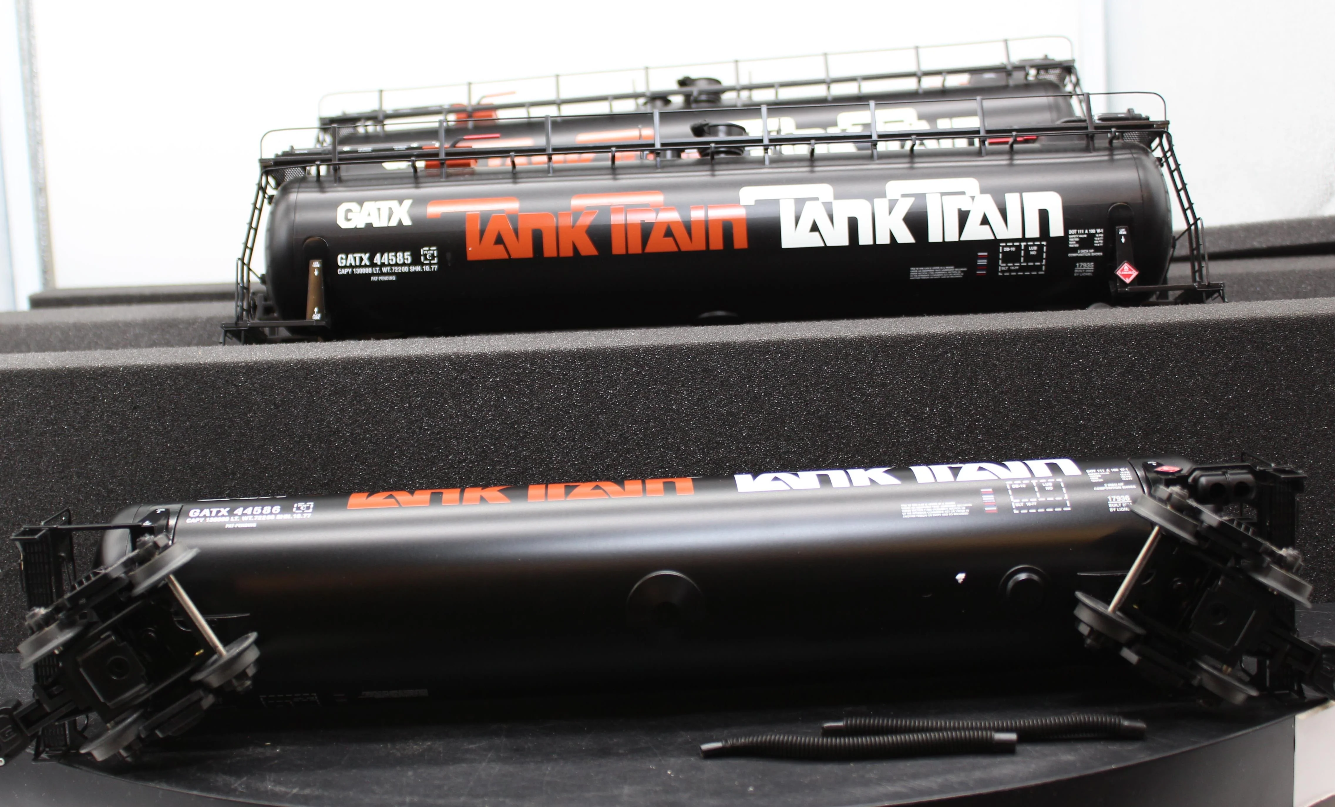 Lionel 6-17933 GATX TANK TRAIN INTERMEDIATE 3 CAR PACK O SCALE Like New - Image 4