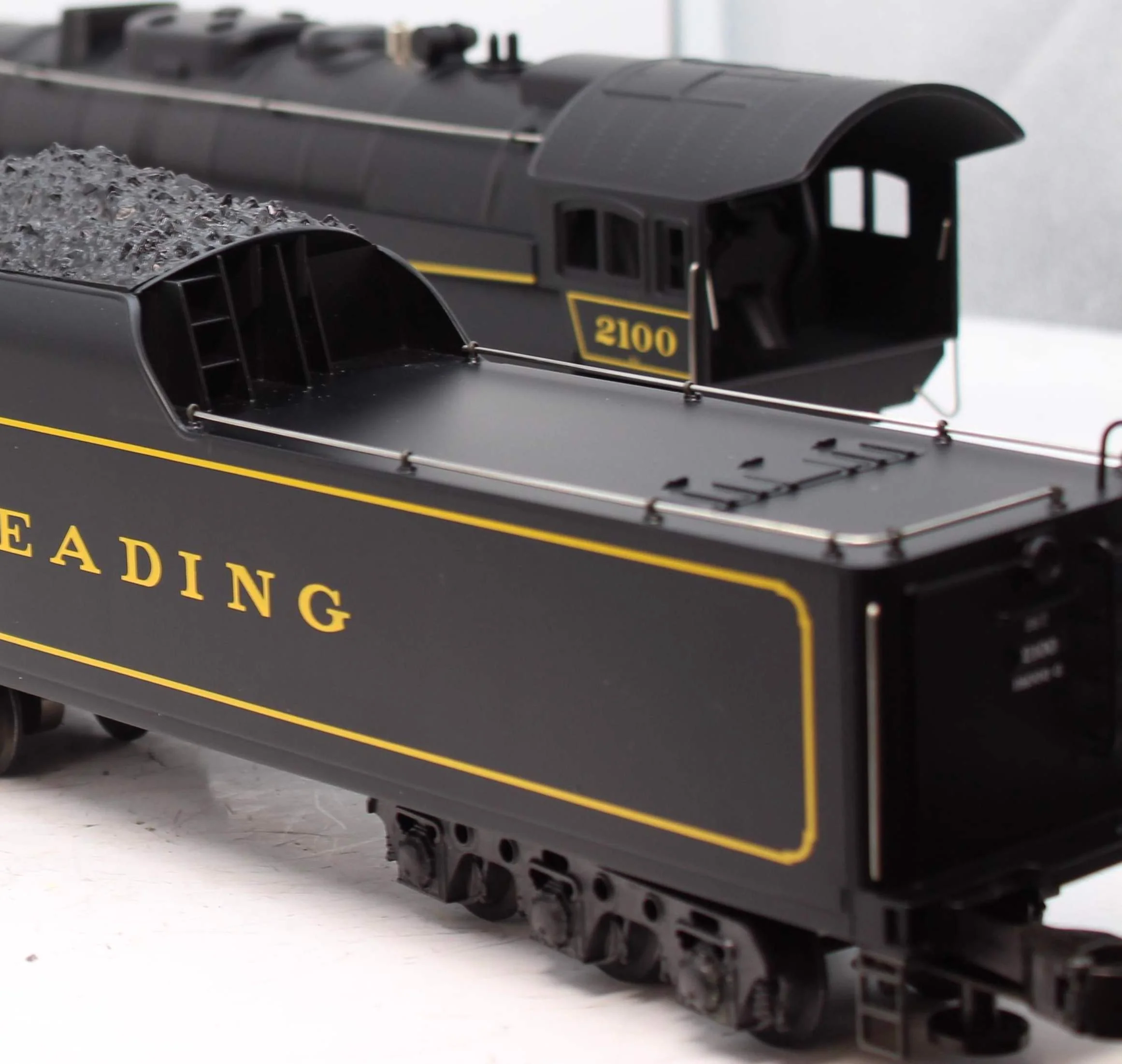 Lionel 6-18006 READING T-1 4-8-4 Steam Locomotive & Tender #2100 O Scale Like New - Image 3