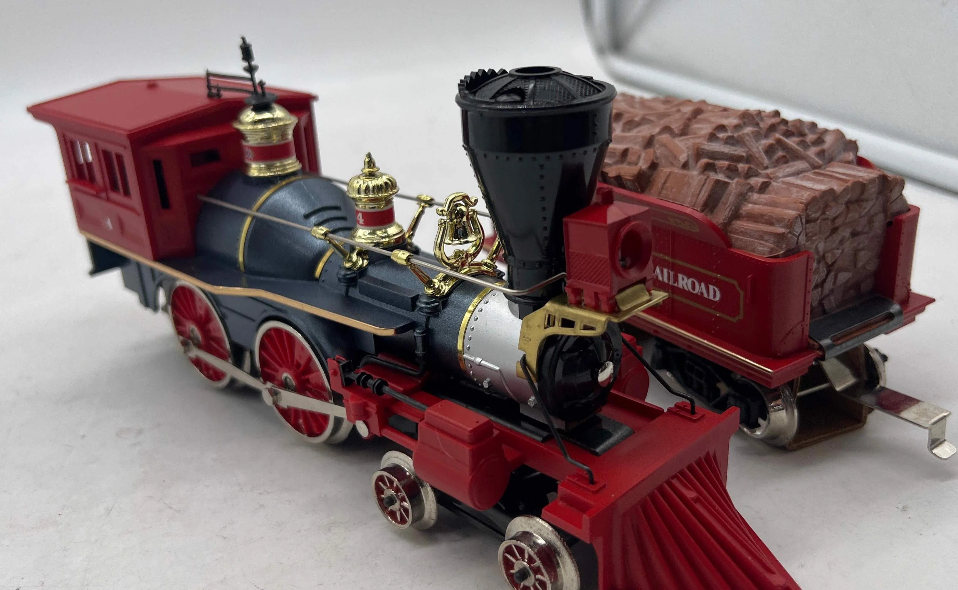 Lionel 6-18008 DISNEY 4-4-0 Steam Locomotive & Tender #4 O Scale Like New - Image 3