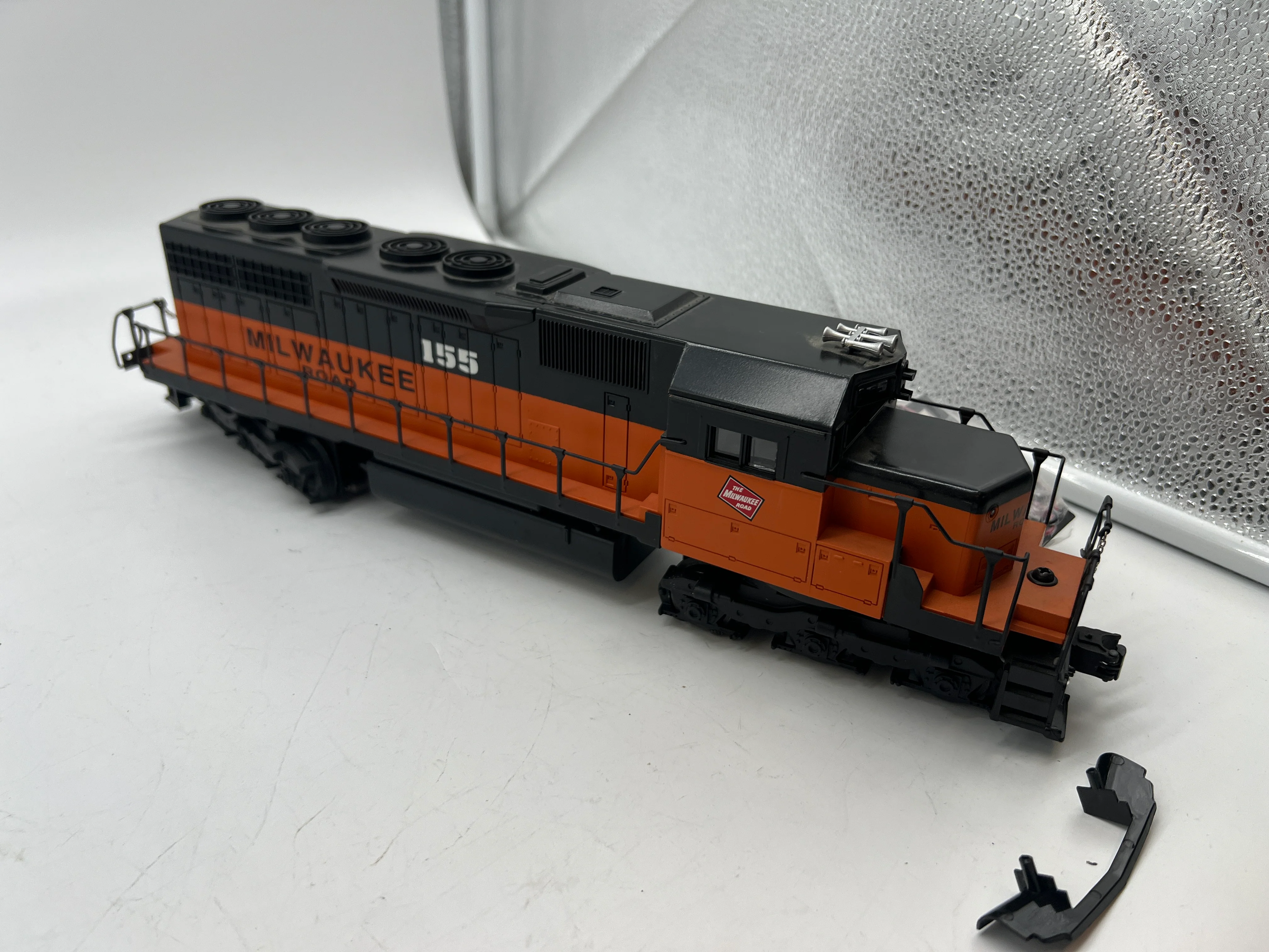 Lionel 6-18223 Milwaukee SD-40 diesel with Railsounds II O SCALE Used Excellent - Image 3