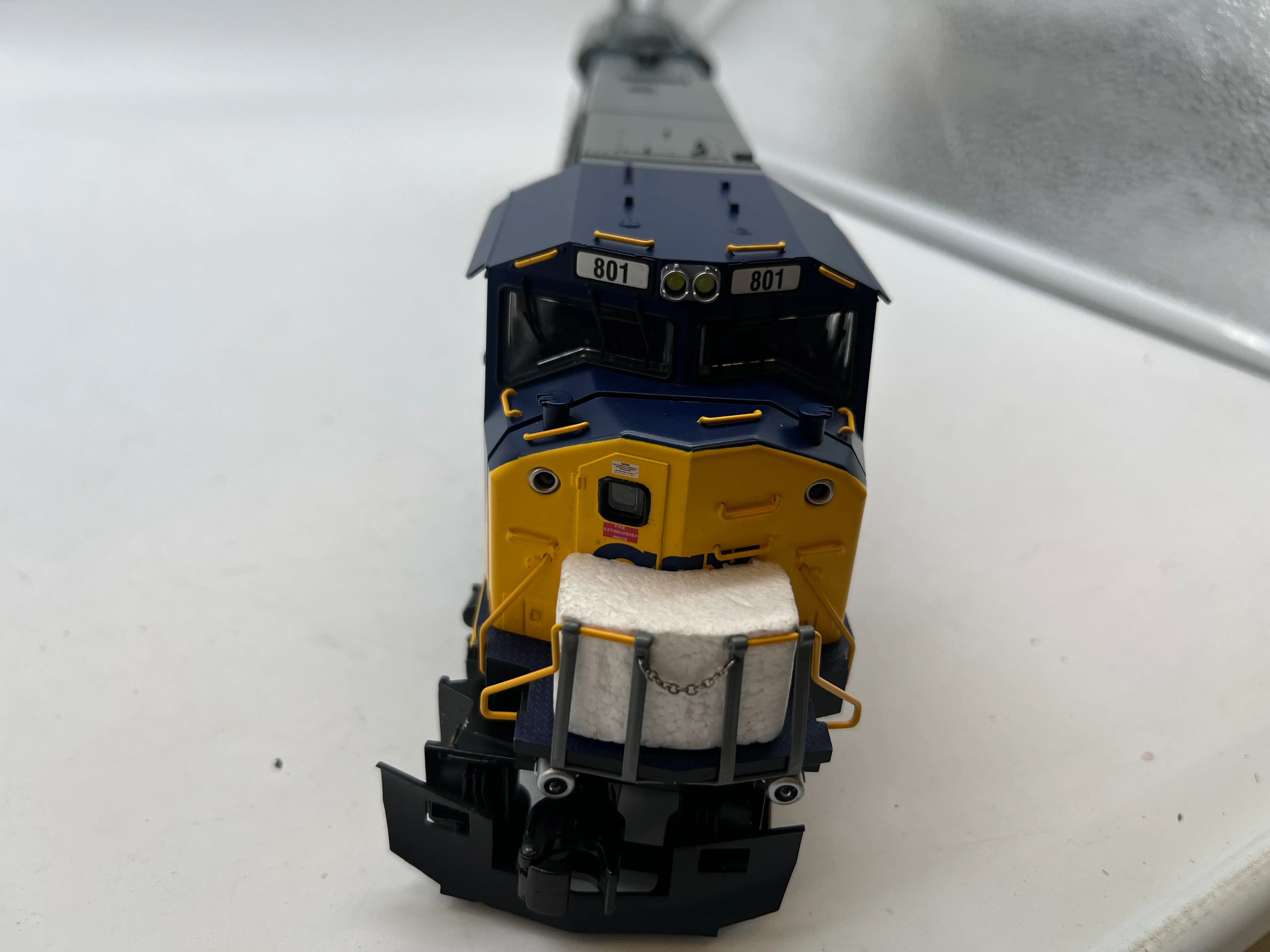 Lionel 6-18296 CSX TMCC SD80MAC #801 diesel locomotive O SCALE Like New - Image 3