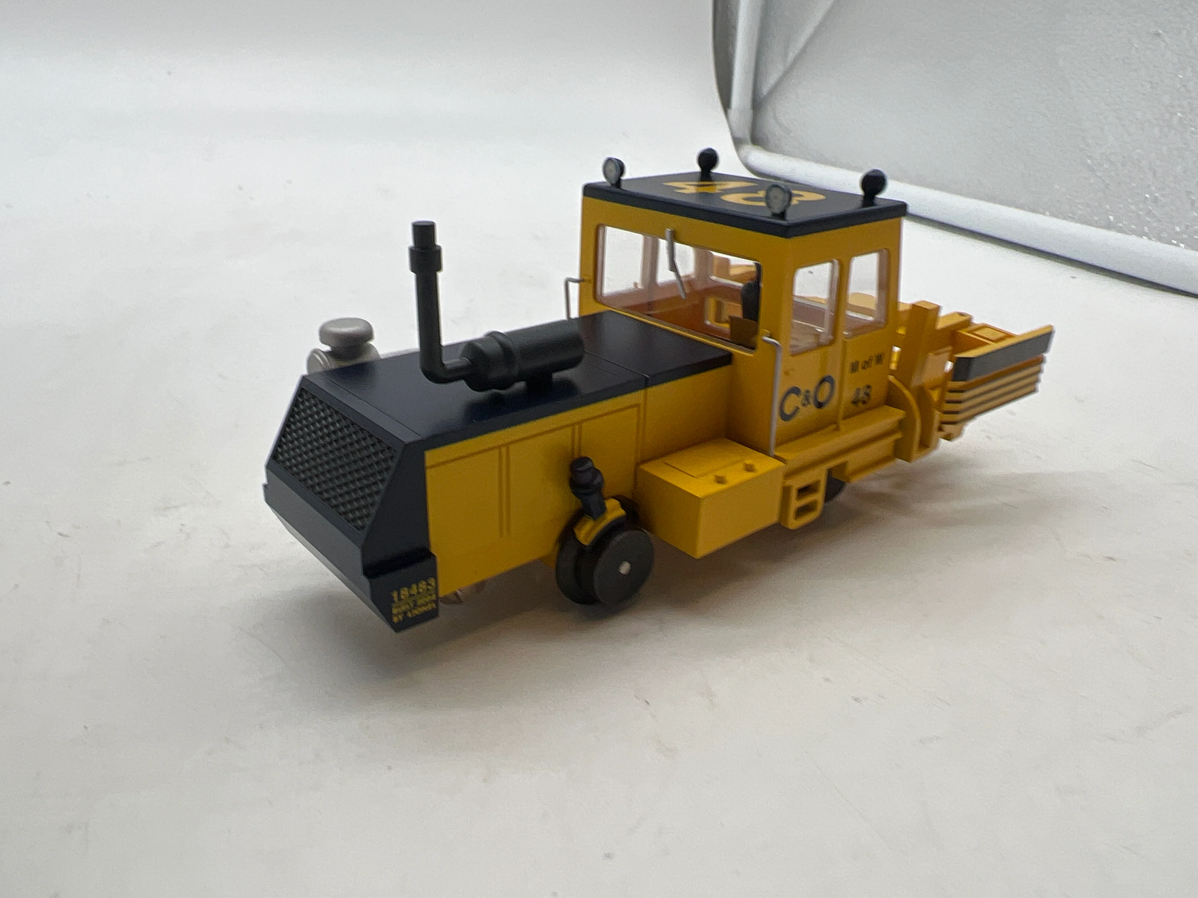 Lionel 6-18483 C&O Ballast Tamper #48 O SCALE Used Excellent one light burned out as is - Image 8