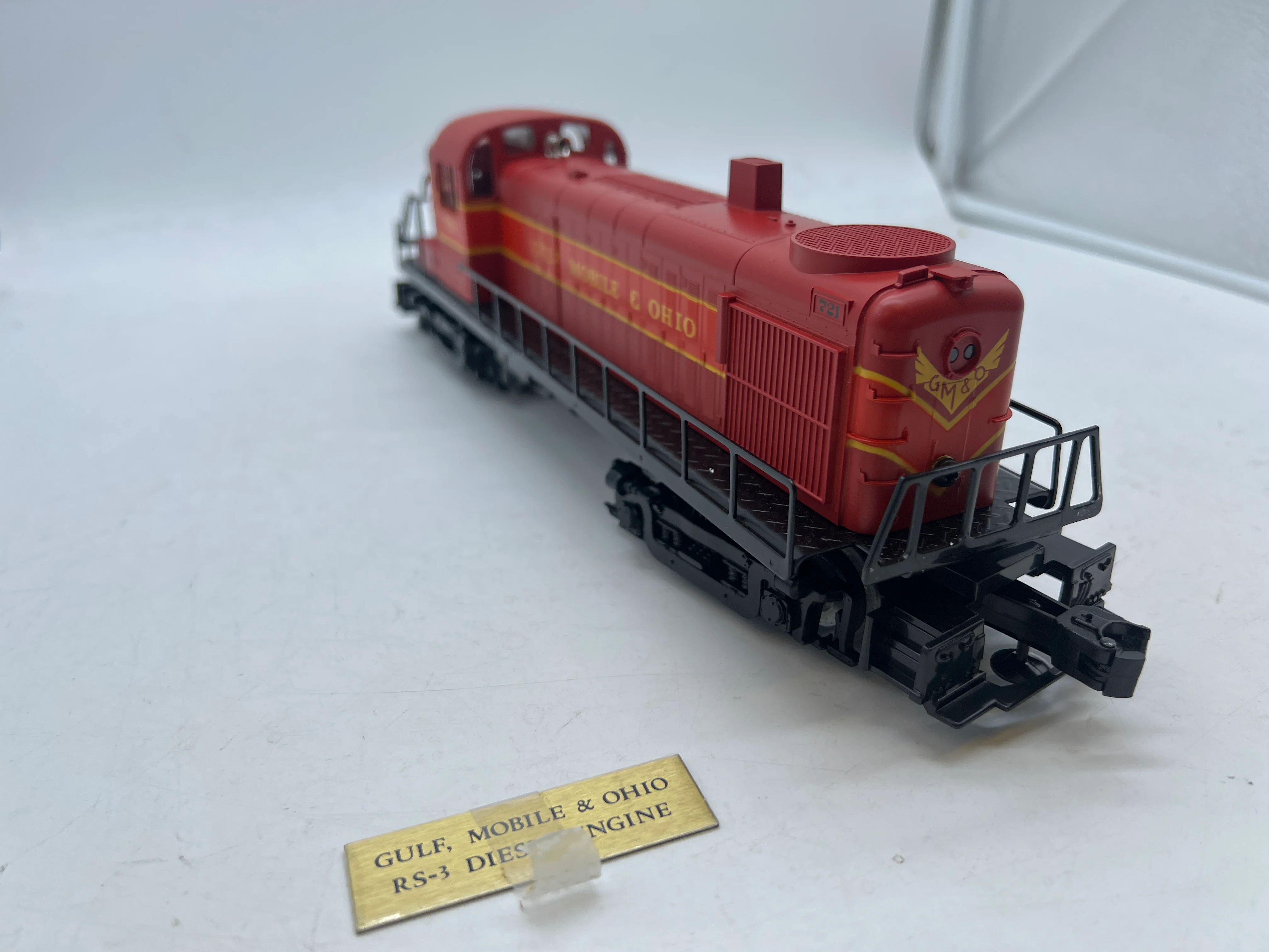 Lionel 6-18554  Gulf Mobile & Ohio RS-3 diesel locomotive #721 & display case O SCALE Like New - Image 3