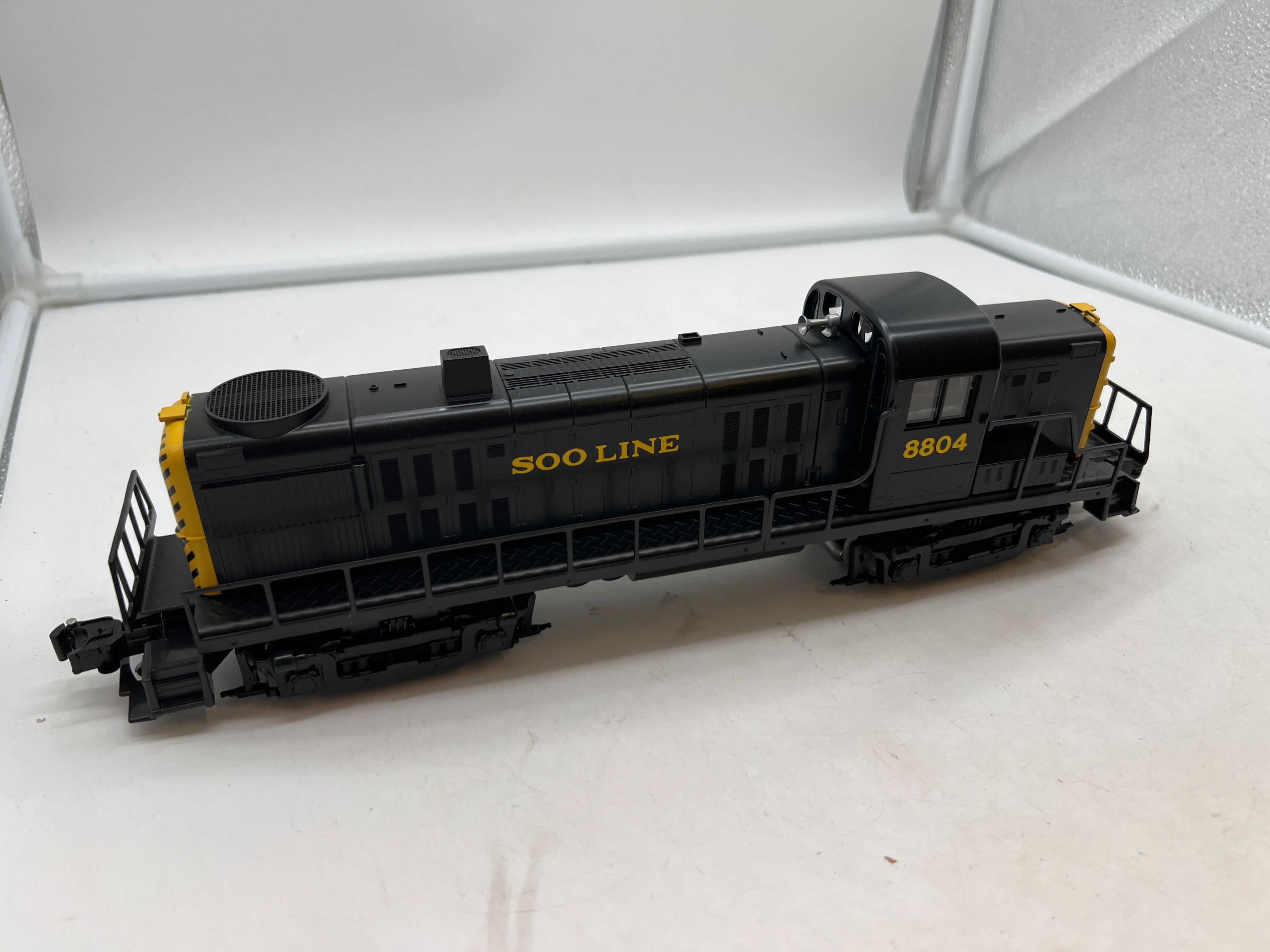 Lionel 6-18804 Soo Line RS-3 diesel locomotive #8804 O scale Used Excellent - Image 2
