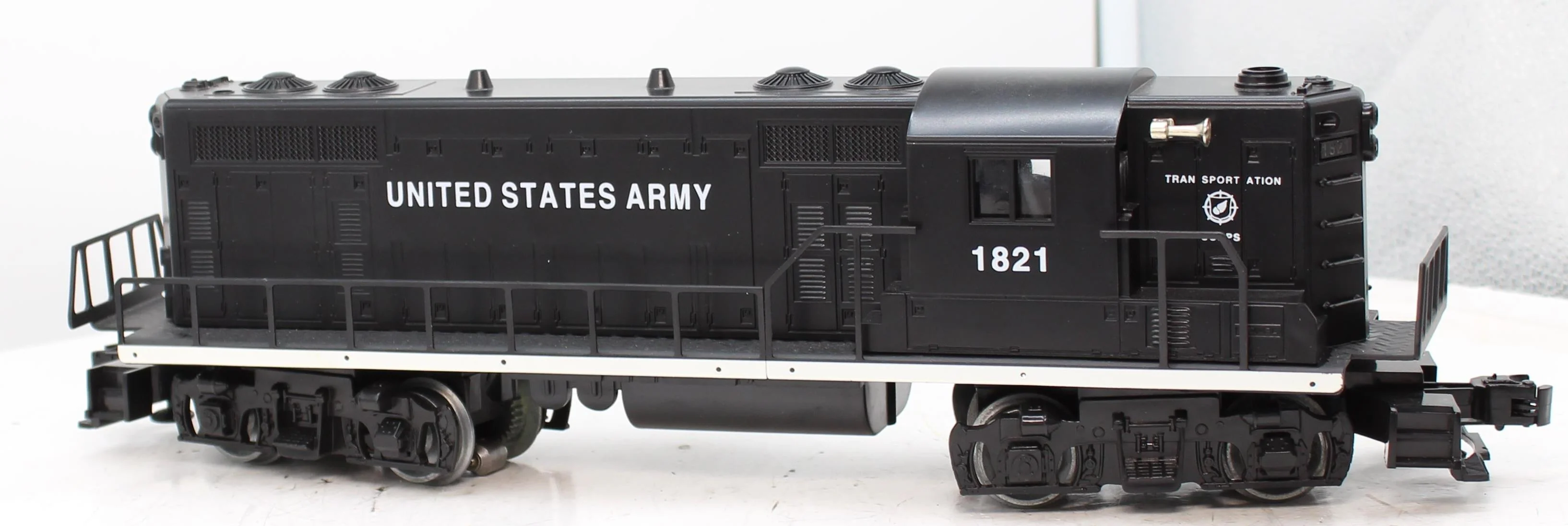 Lionel 6-18840 UNITED STATES ARMY GP-7 Diesel Locomotive TRAINMAN #1821 O Scale Used Damaged Box - Image 4