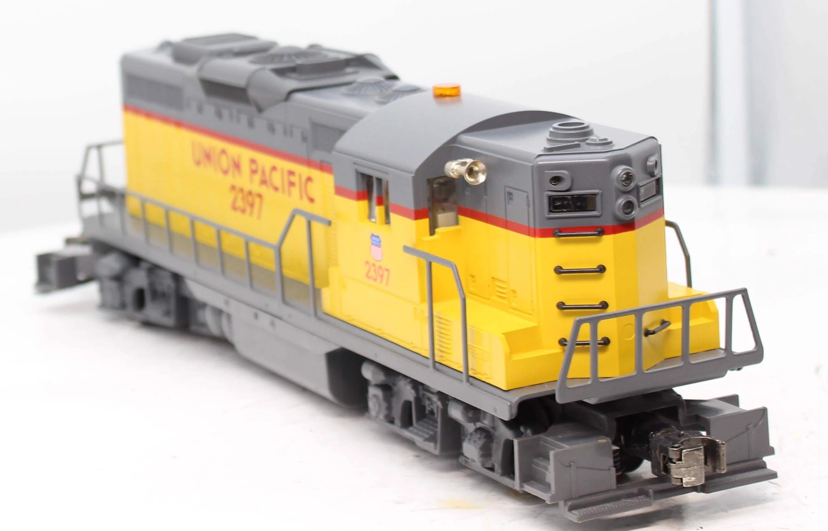 Lionel 6-18857 UNION PACIFIC GP-9 Diesel Locomotive Mainline #2397 O Scale Like New - Image 5