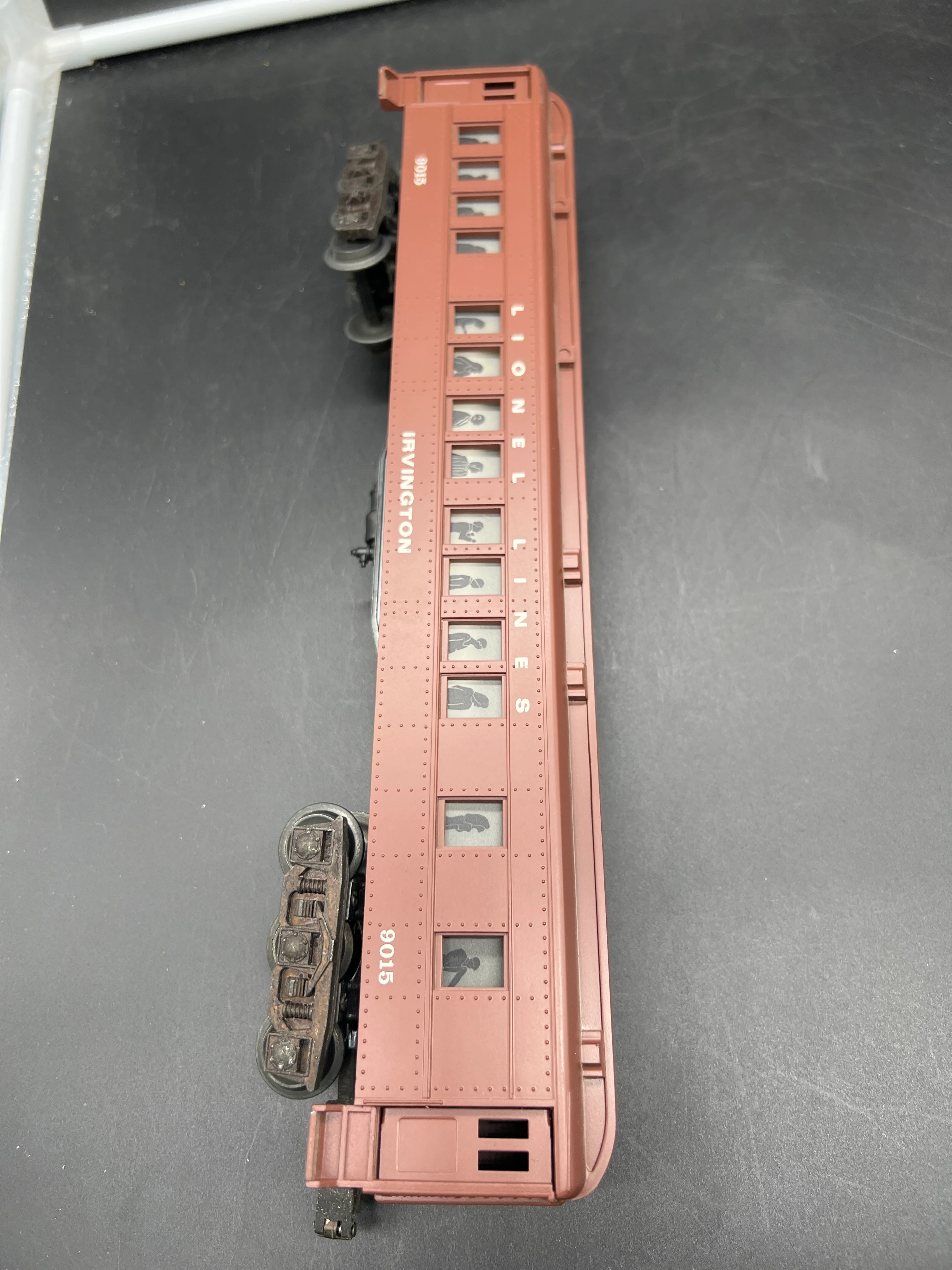 Lionel 6-19011, 6-19015, 6-19016, 6-19017, 6-19018 Lionel Lines Madison Passenger Car Set (Set of 5) O Scale Used - Image 12