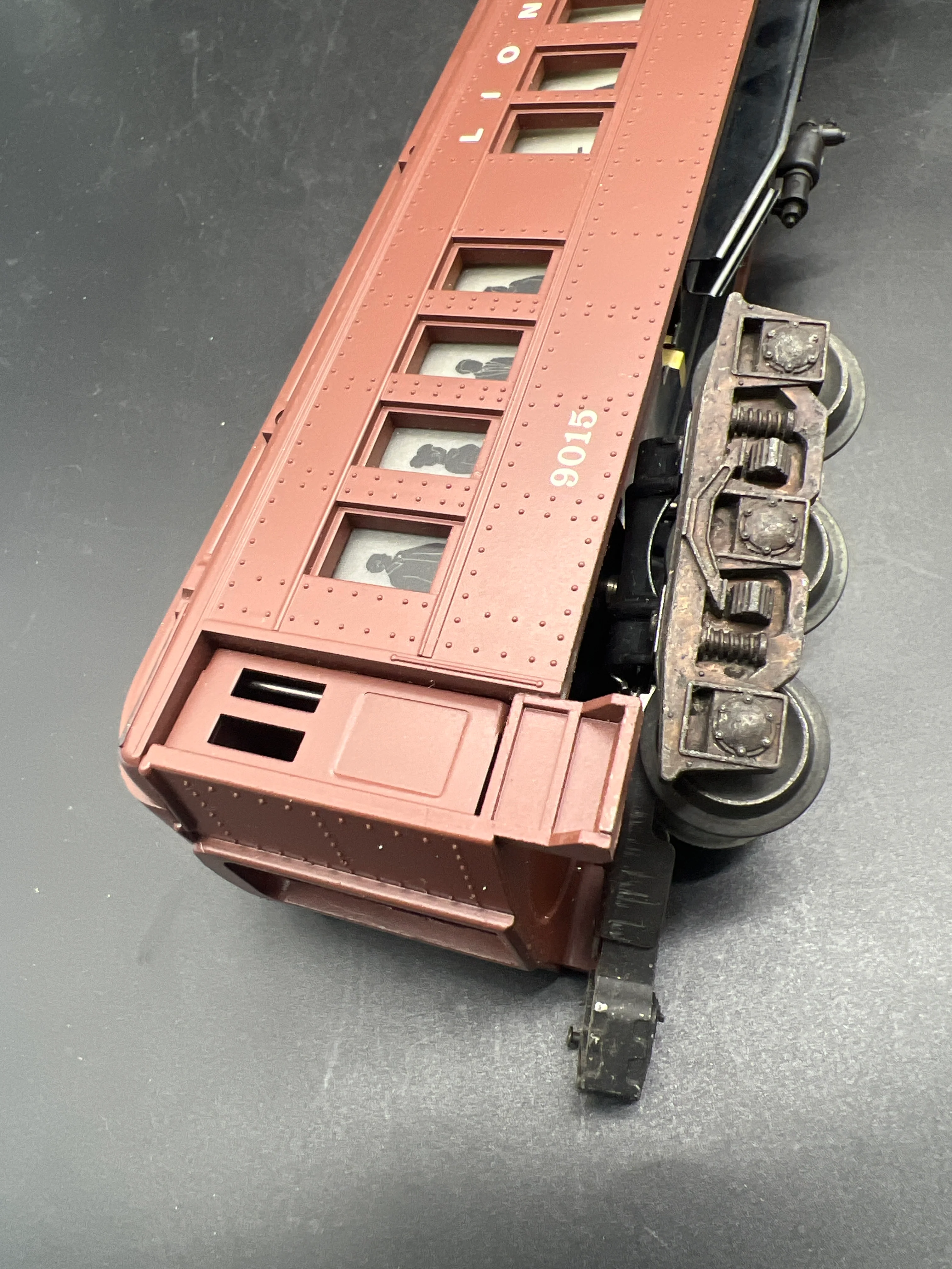 Lionel 6-19011, 6-19015, 6-19016, 6-19017, 6-19018 Lionel Lines Madison Passenger Car Set (Set of 5) O Scale Used - Image 14