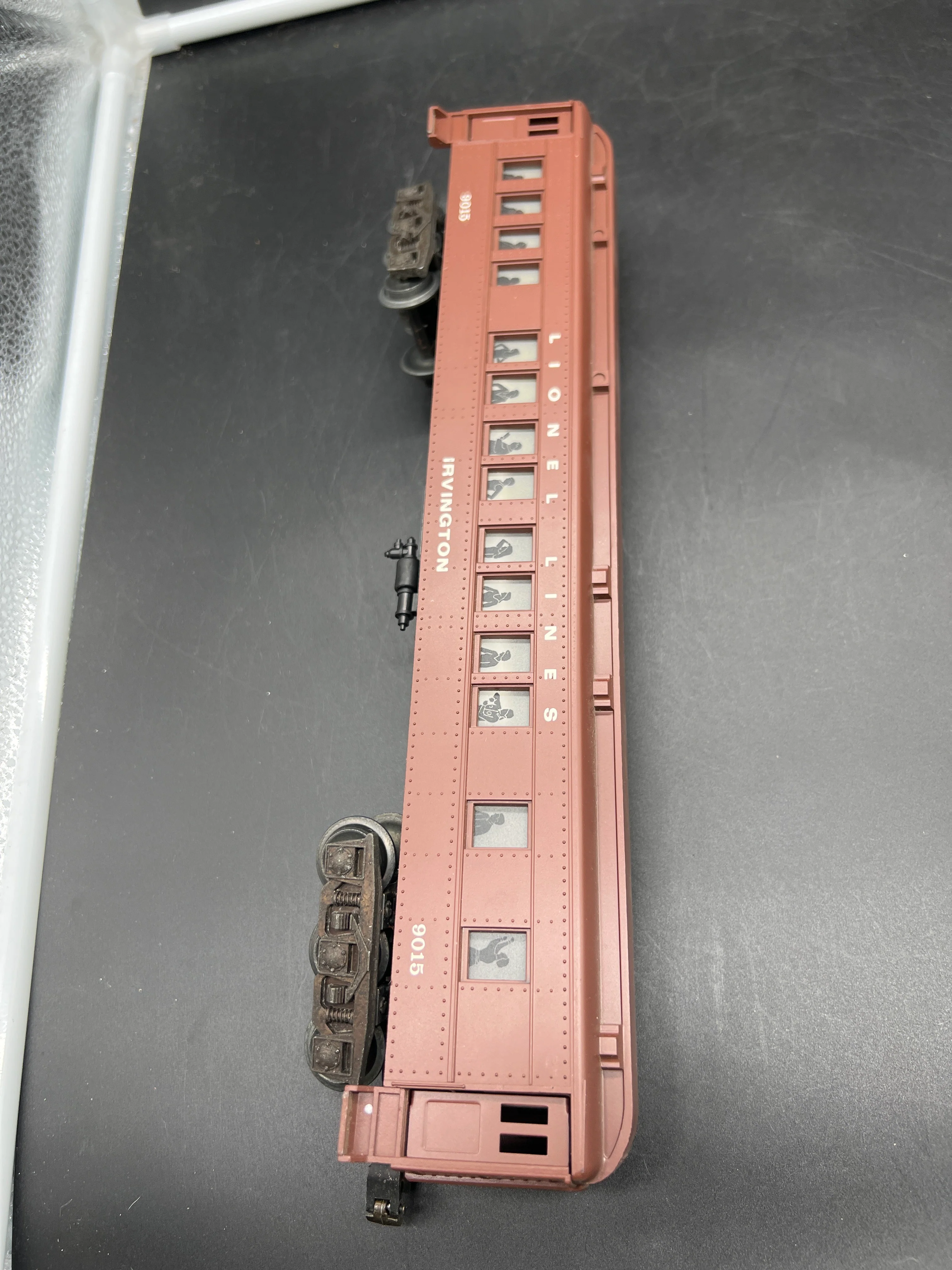 Lionel 6-19011, 6-19015, 6-19016, 6-19017, 6-19018 Lionel Lines Madison Passenger Car Set (Set of 5) O Scale Used - Image 17