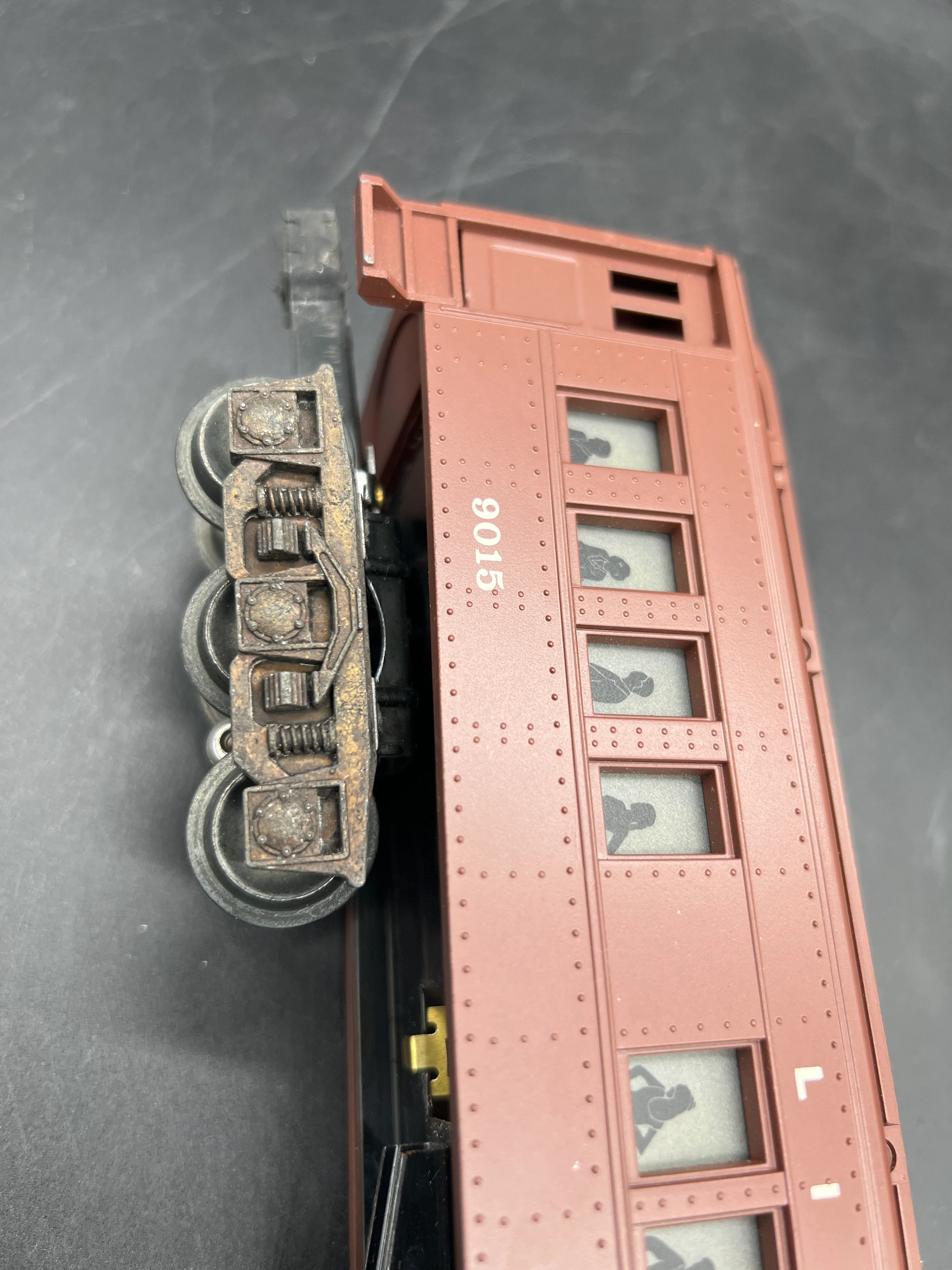 Lionel 6-19011, 6-19015, 6-19016, 6-19017, 6-19018 Lionel Lines Madison Passenger Car Set (Set of 5) O Scale Used - Image 19