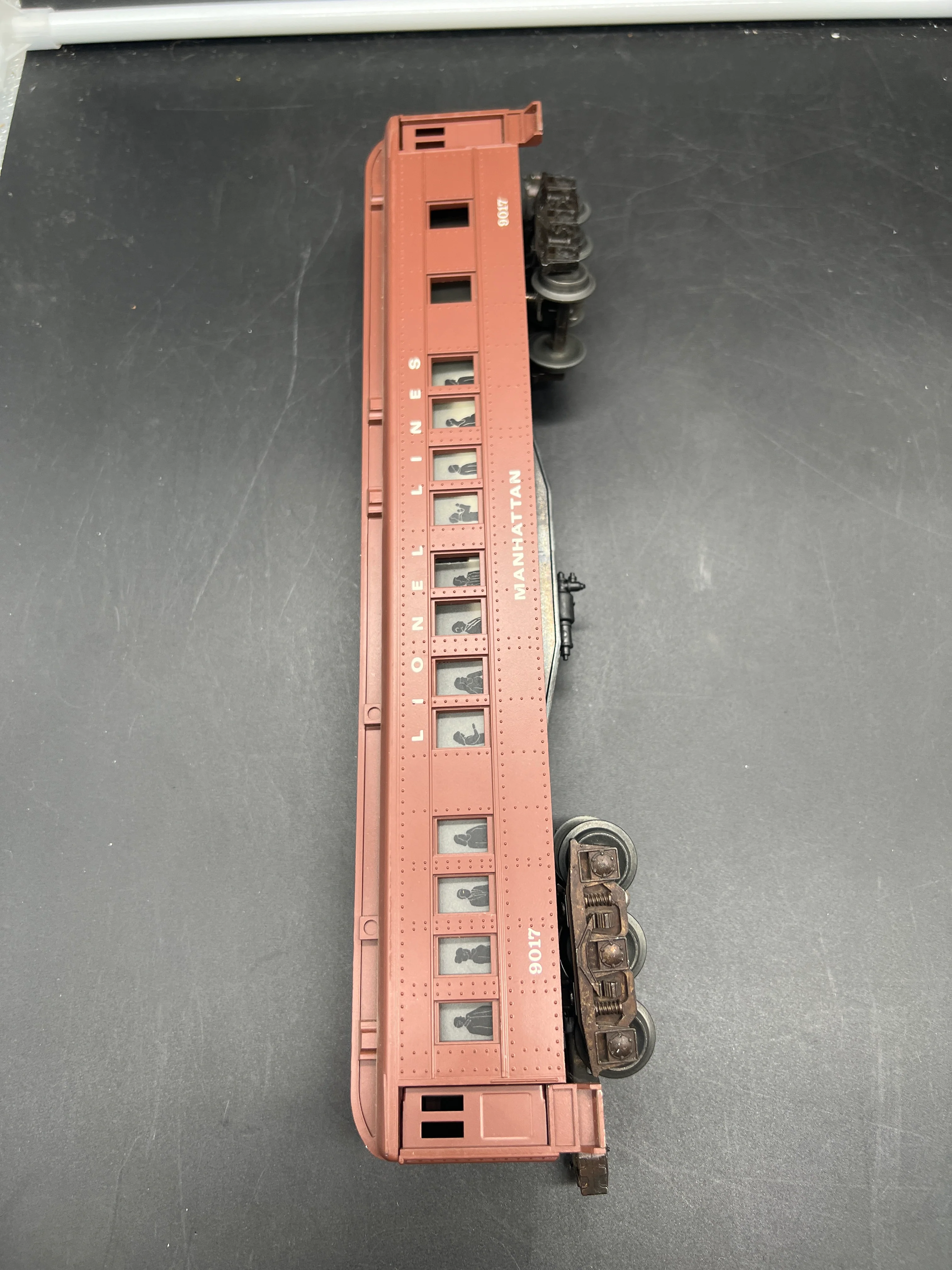 Lionel 6-19011, 6-19015, 6-19016, 6-19017, 6-19018 Lionel Lines Madison Passenger Car Set (Set of 5) O Scale Used - Image 33